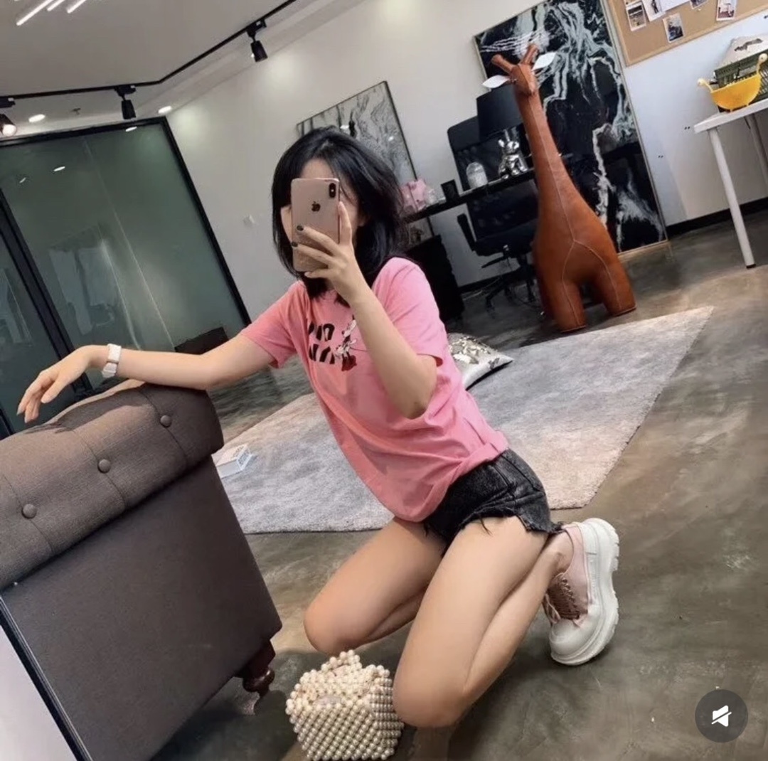 9778a0de907383bbb0cc74ea363e5e0d.jpg