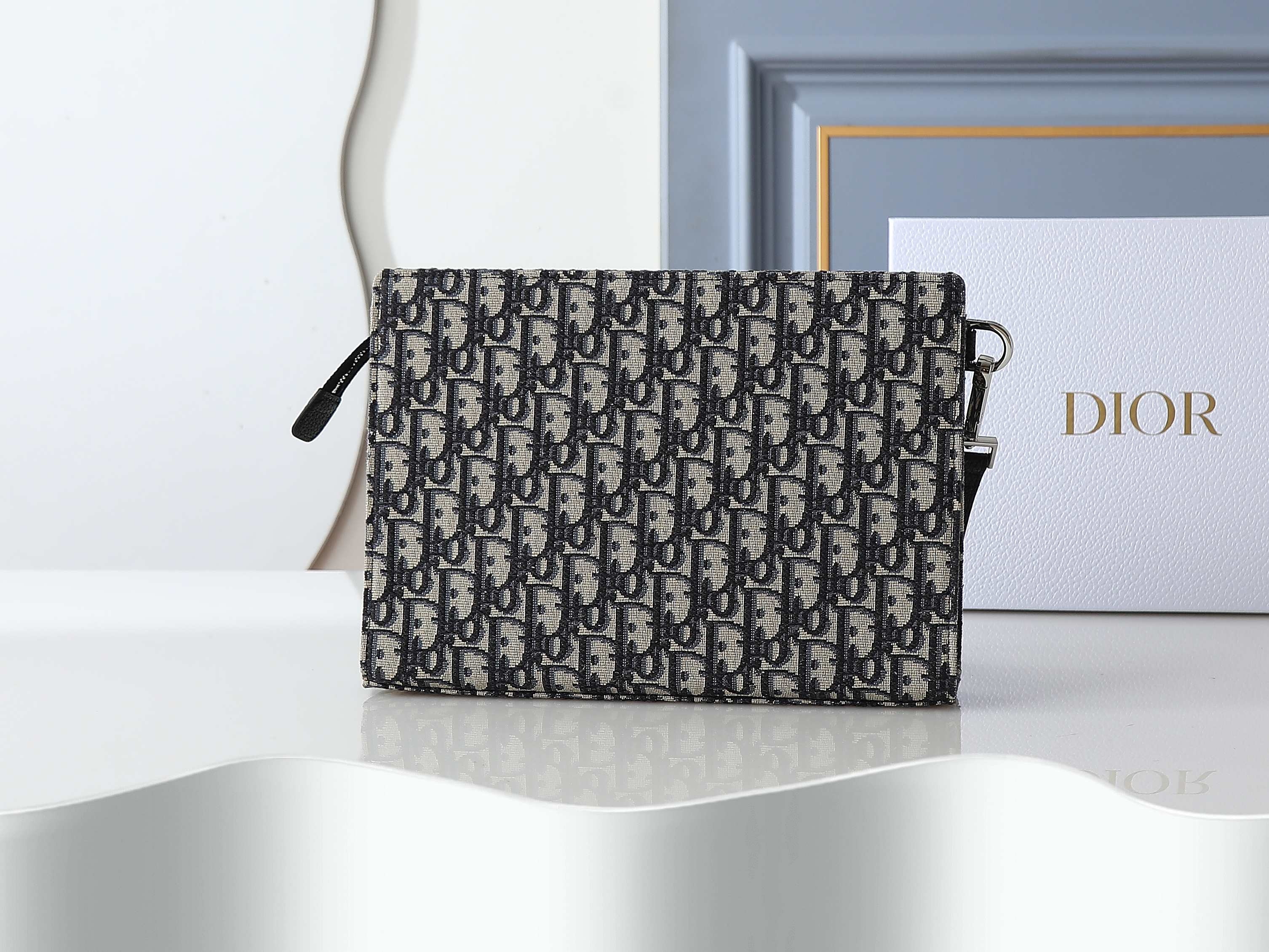 98819ebfe4cedf47dcc1633fa8243cf7.jpg