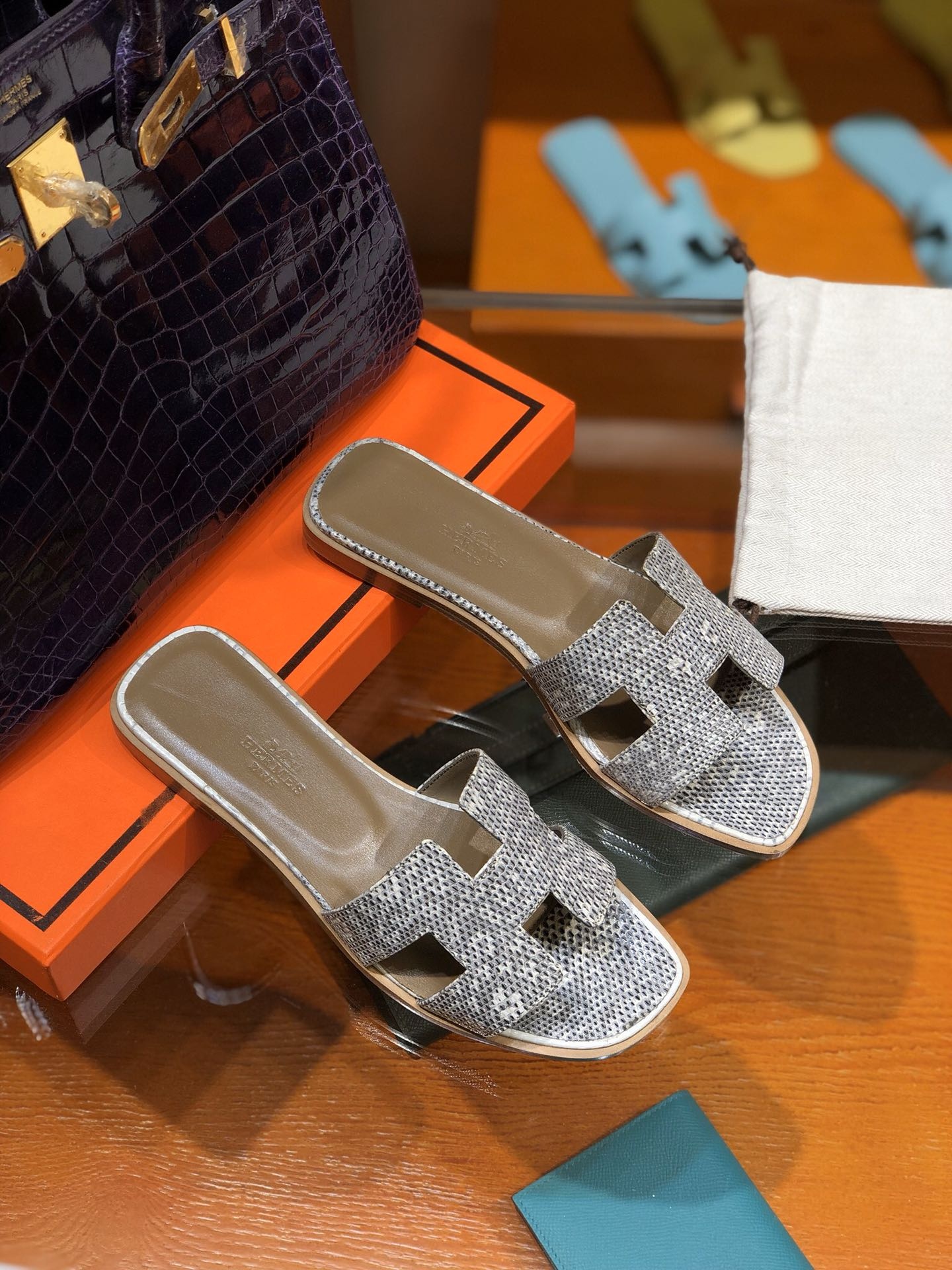 a18912d1baa2f25bfef5e94efccd2c8d.jpg