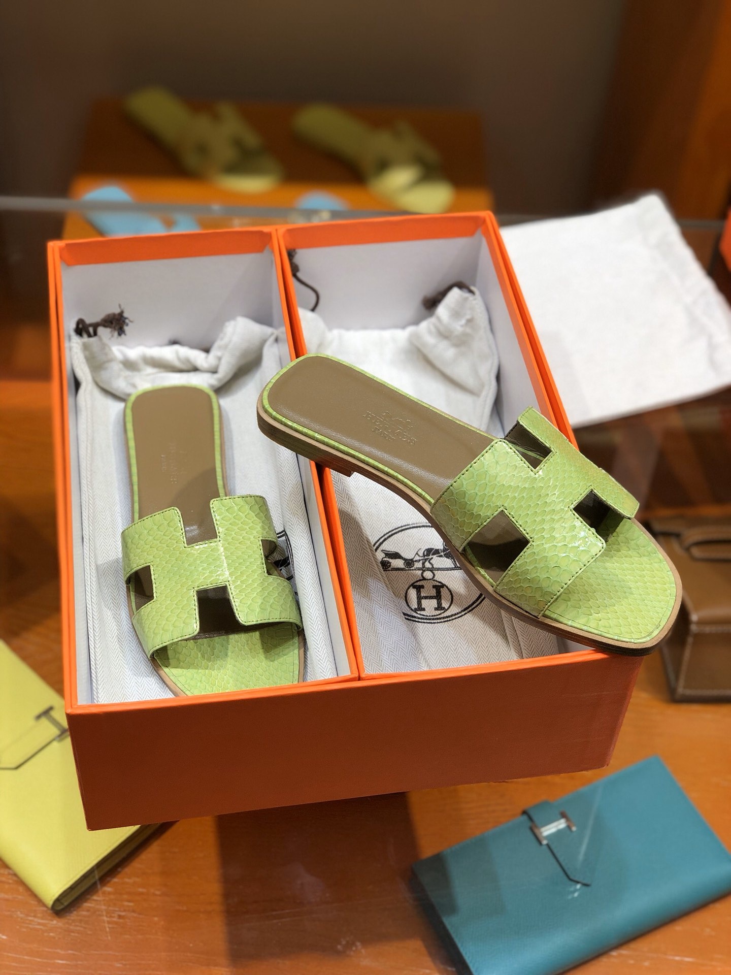 e411a52317345f92e6db8b3780dfc194.jpg