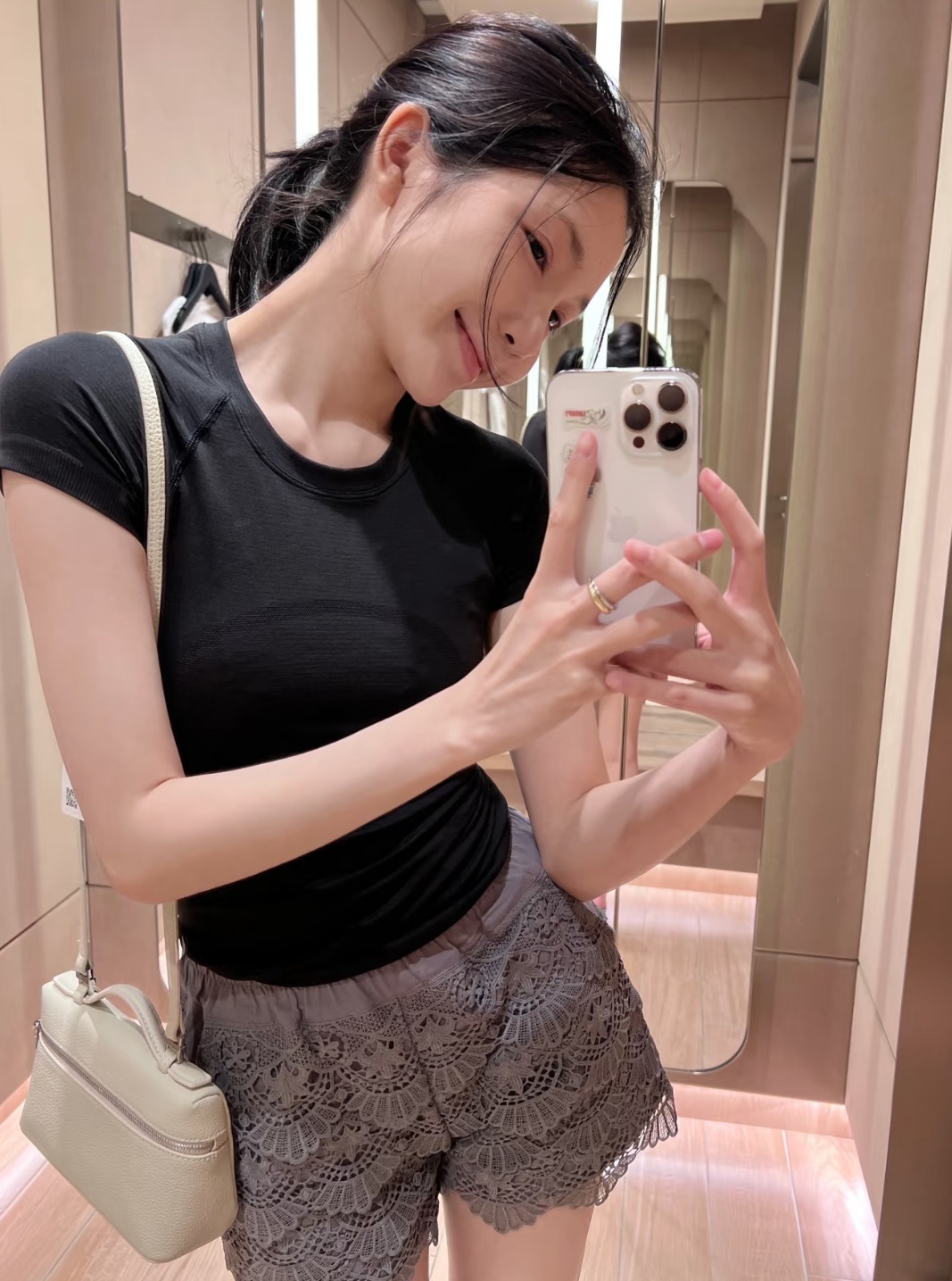 ef2bf522f93f6cb33163d282d7a6779f.jpg