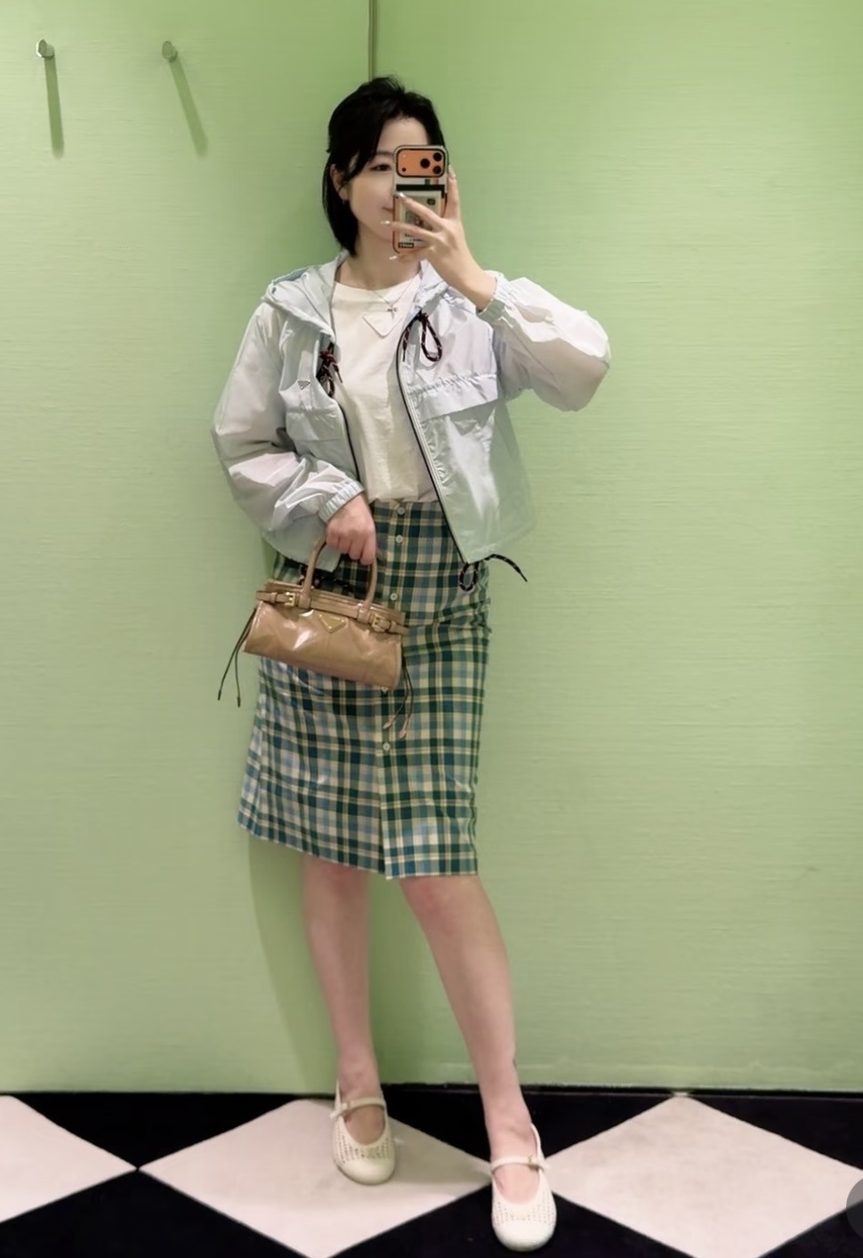 eff21423e502f425a525506a21924d42.jpg