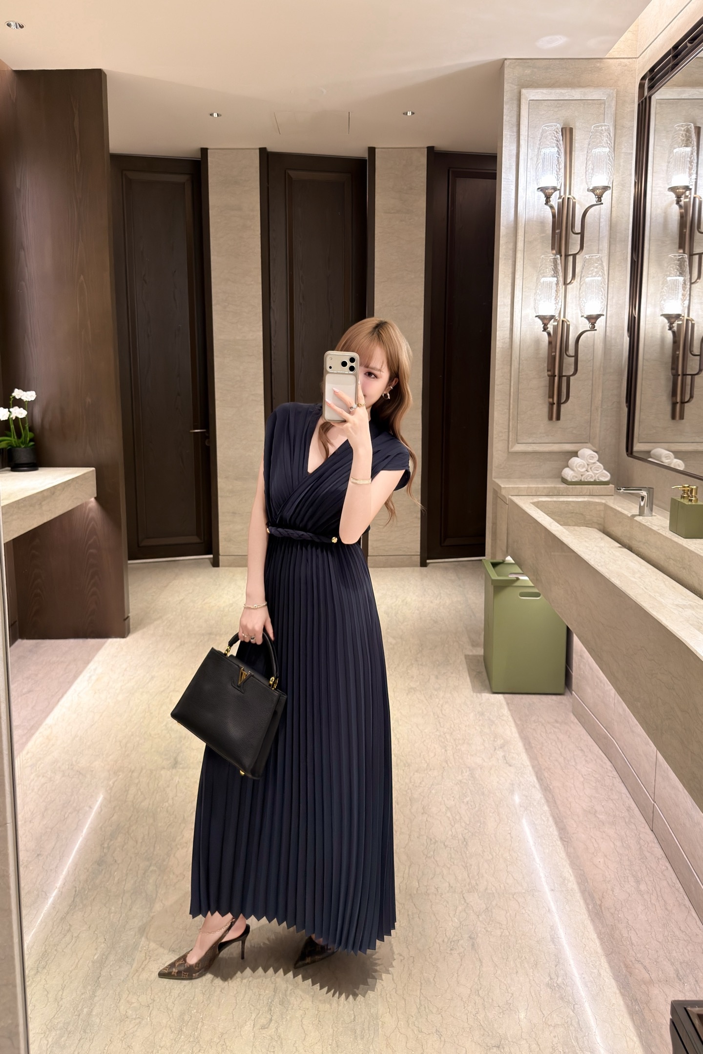 20bf9d698dd85557e6a59815dcdc2e8d.jpg