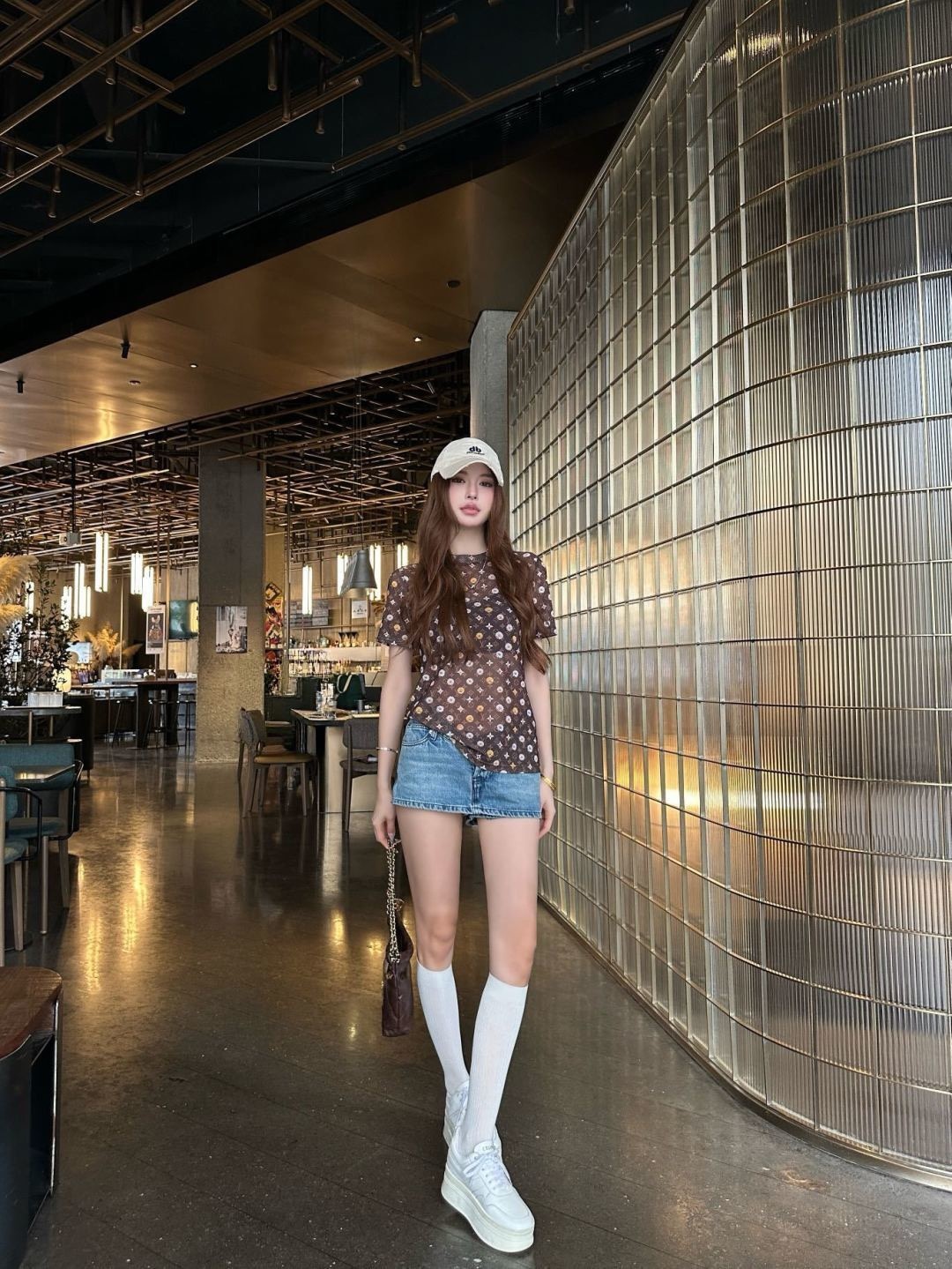 606090b89365822fd86a9a2eb76ae5ae.jpg
