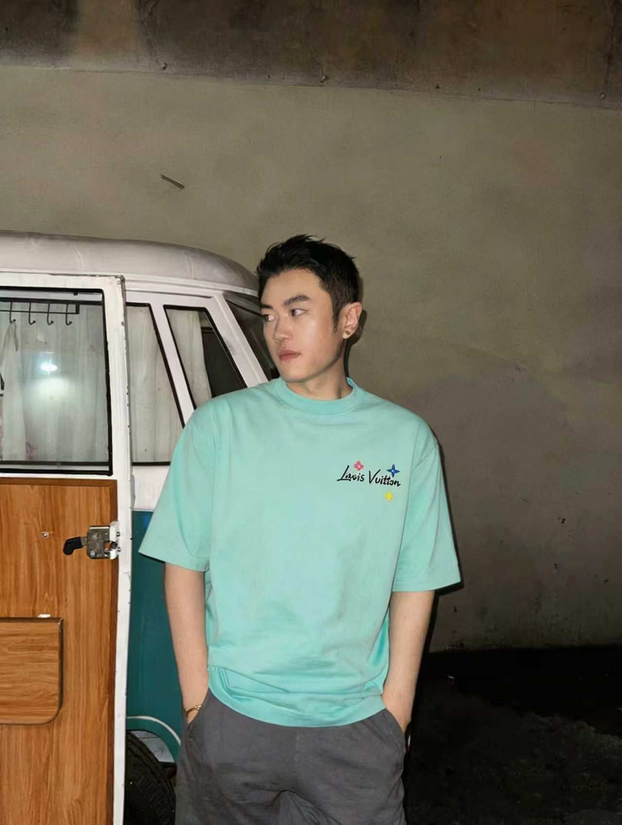 8d6e83a3f65bdf792673c18236c1cf7d.jpg