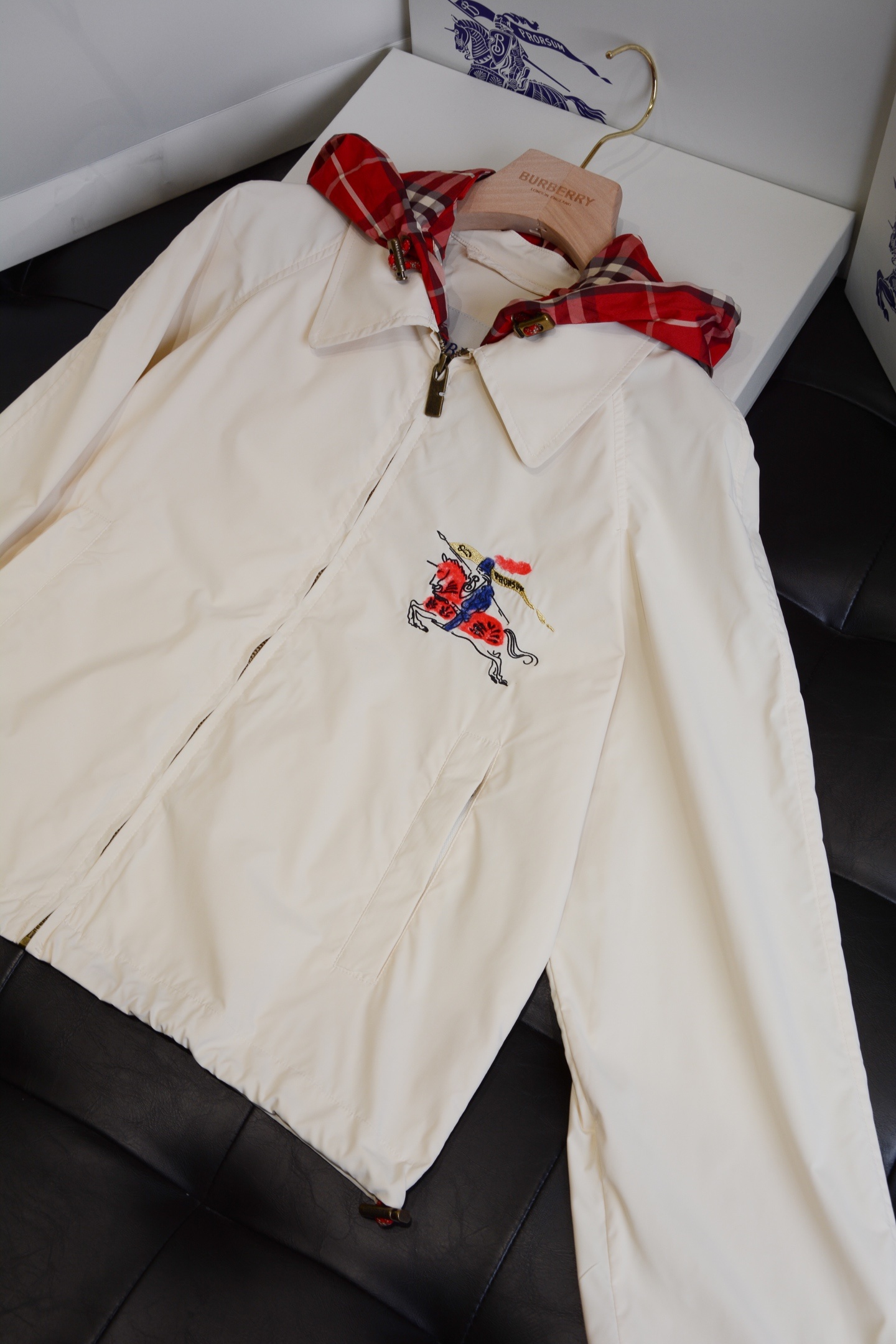 b9f216ab54bb566d2f2a0901616d0f74.jpg