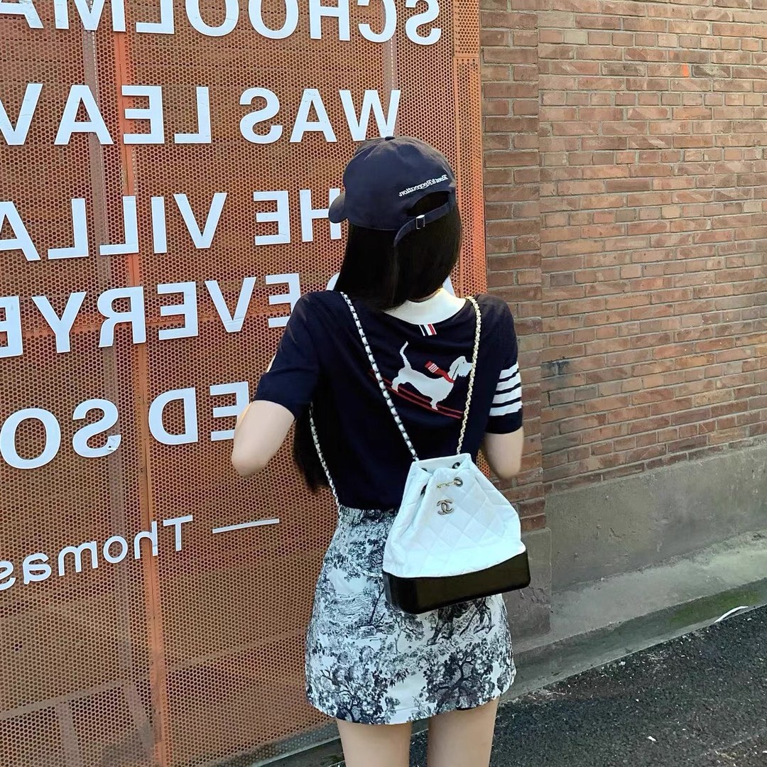 d5b74282bfb3d4a8470fb7c72049f895.jpg