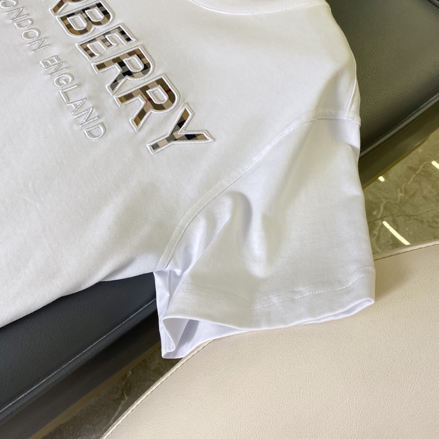 0ea85a5b95b8498c9b973540d262c90d.jpg