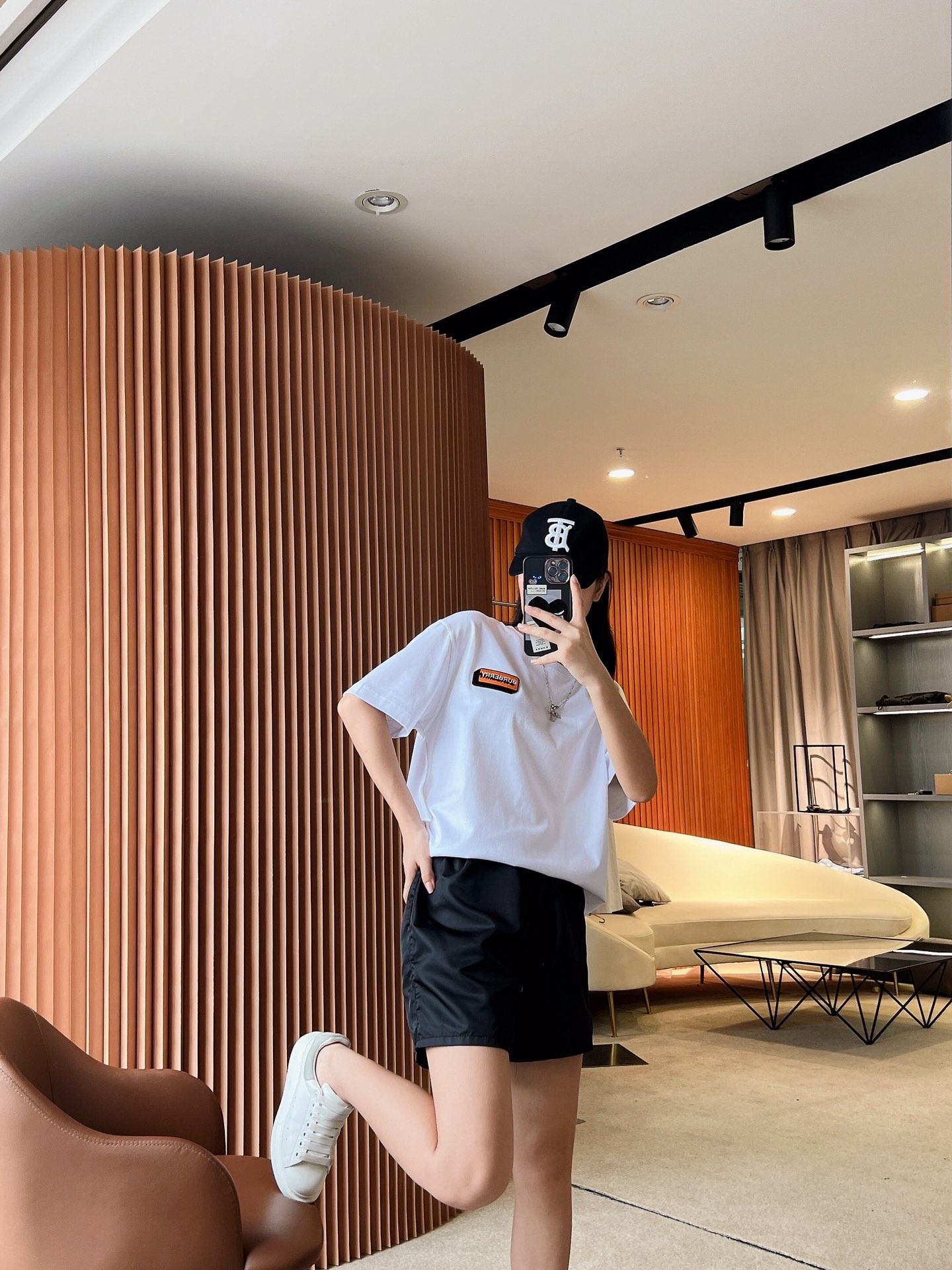 152f31be9a7f43a88caed40e39bff4a5.jpg