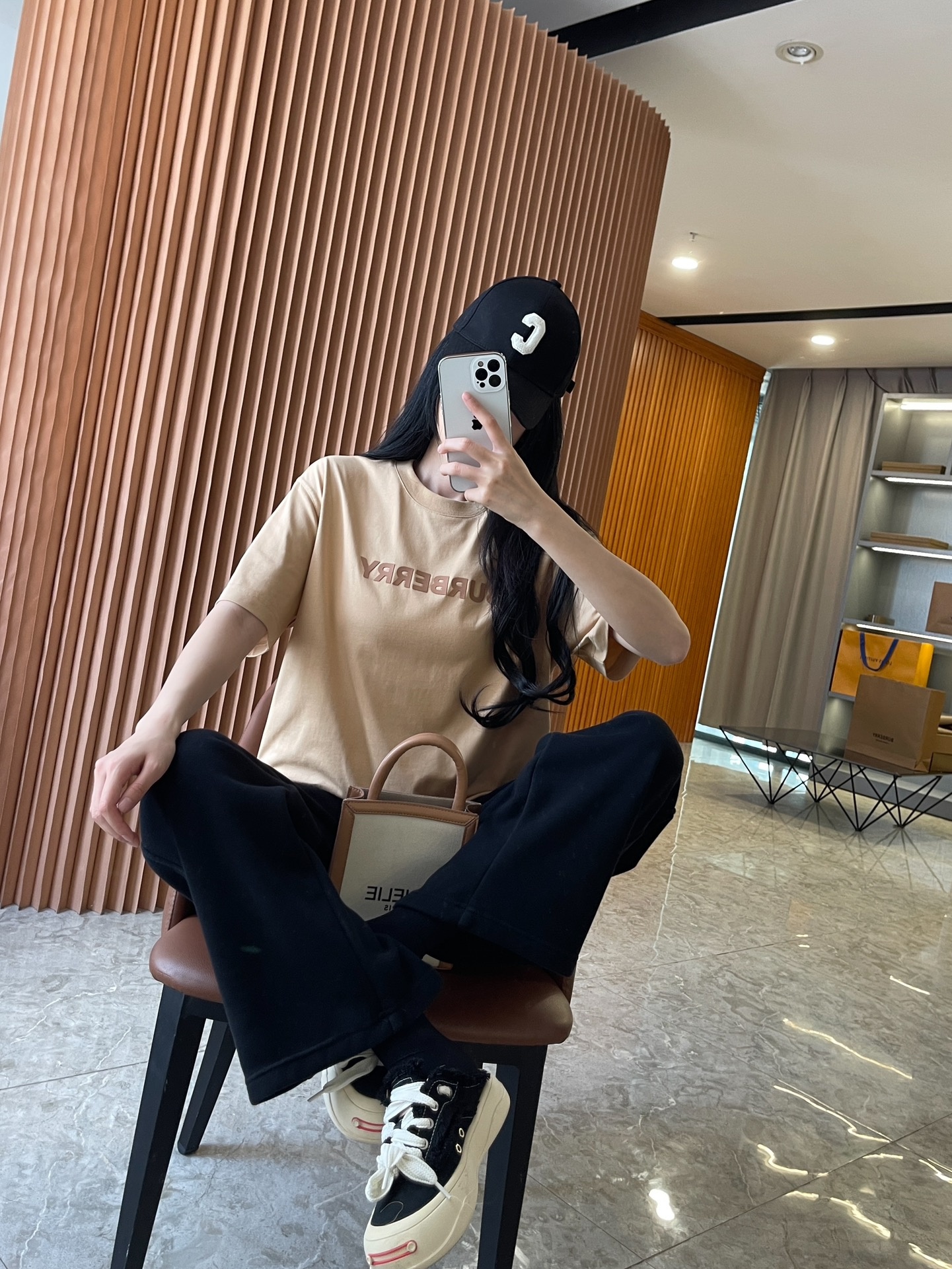 63a9406a0a444ff92d60915d0b12abf3.jpg