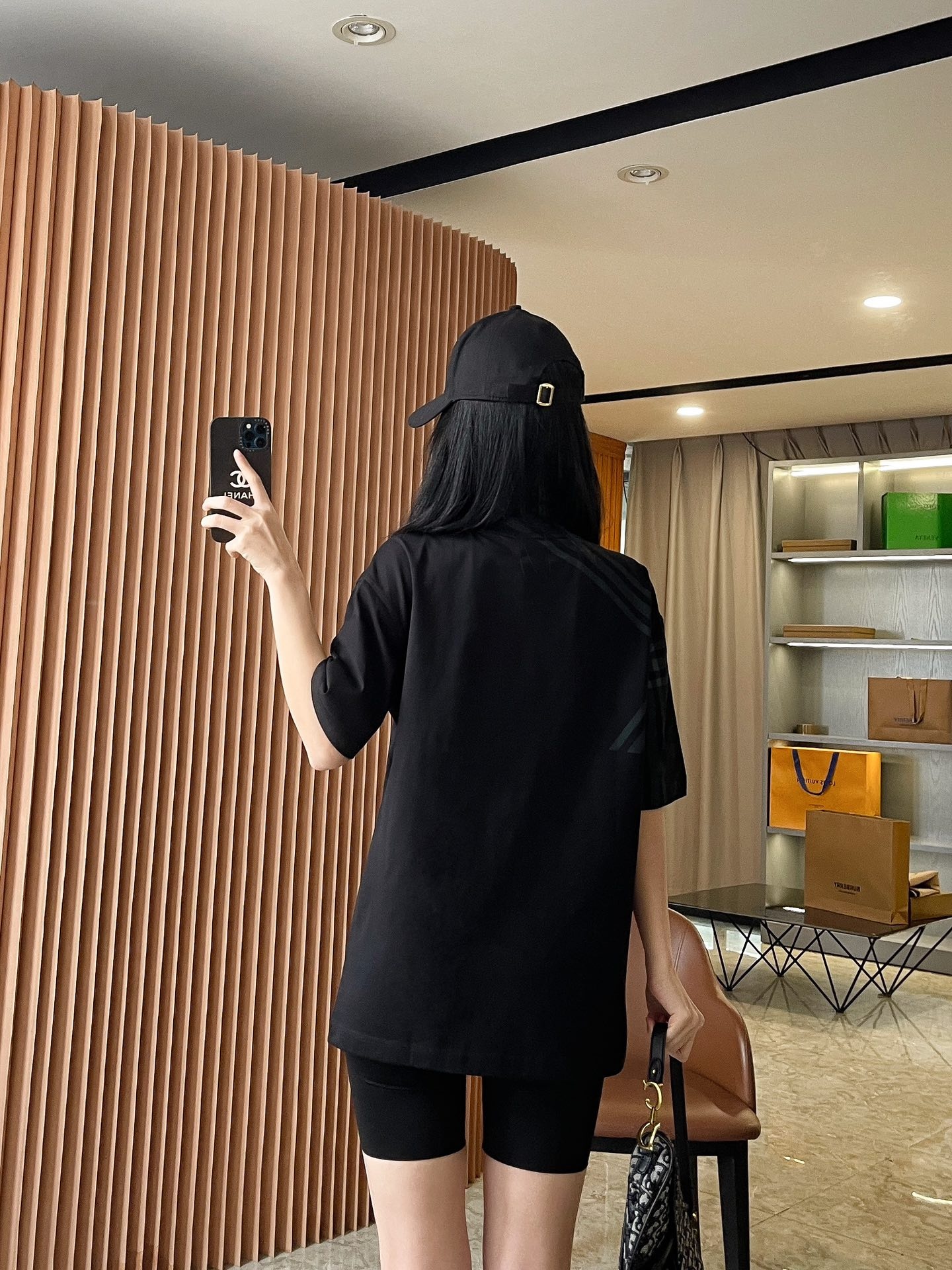 adb27b0c88fa4f34908bdd57dde56f90.jpg