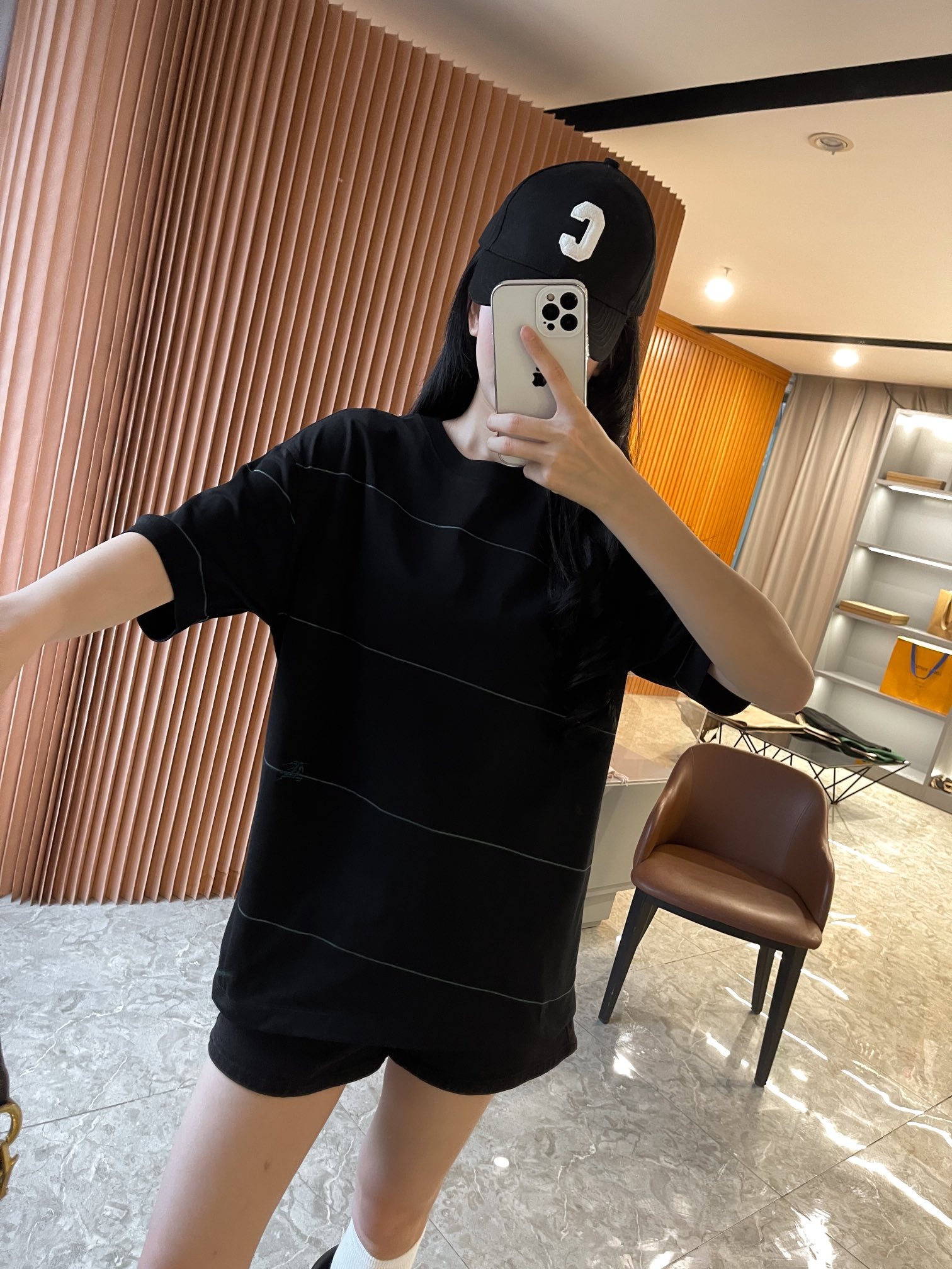 b3fe7d9bab096e8ff821e6862a98682b.jpg