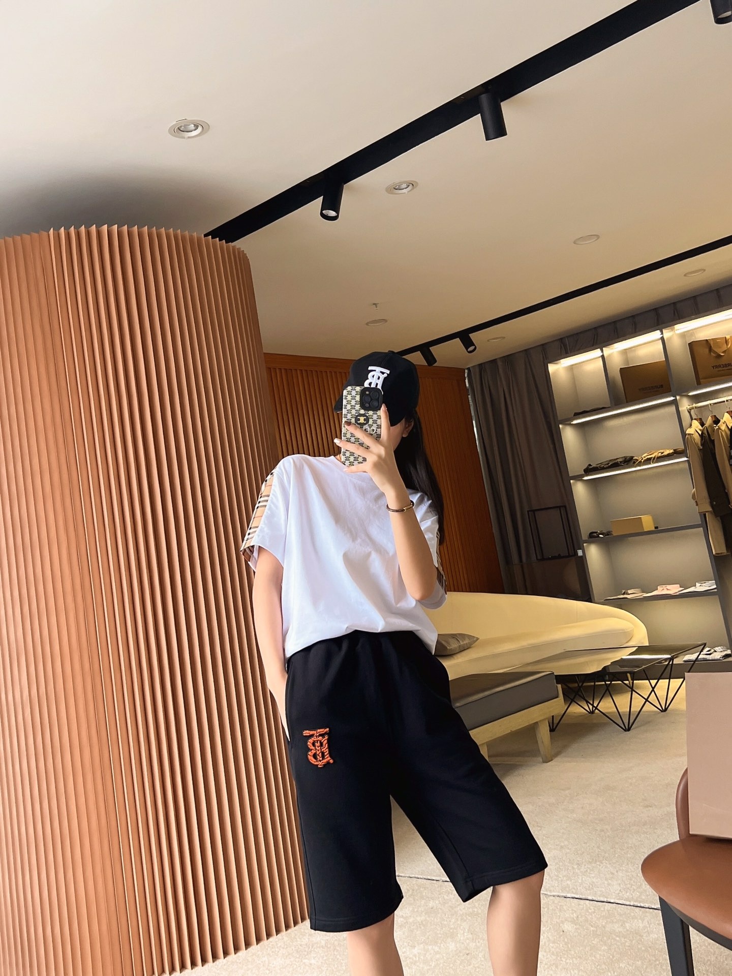 cd621f646e59ae881eccdf7f629f836a.jpg