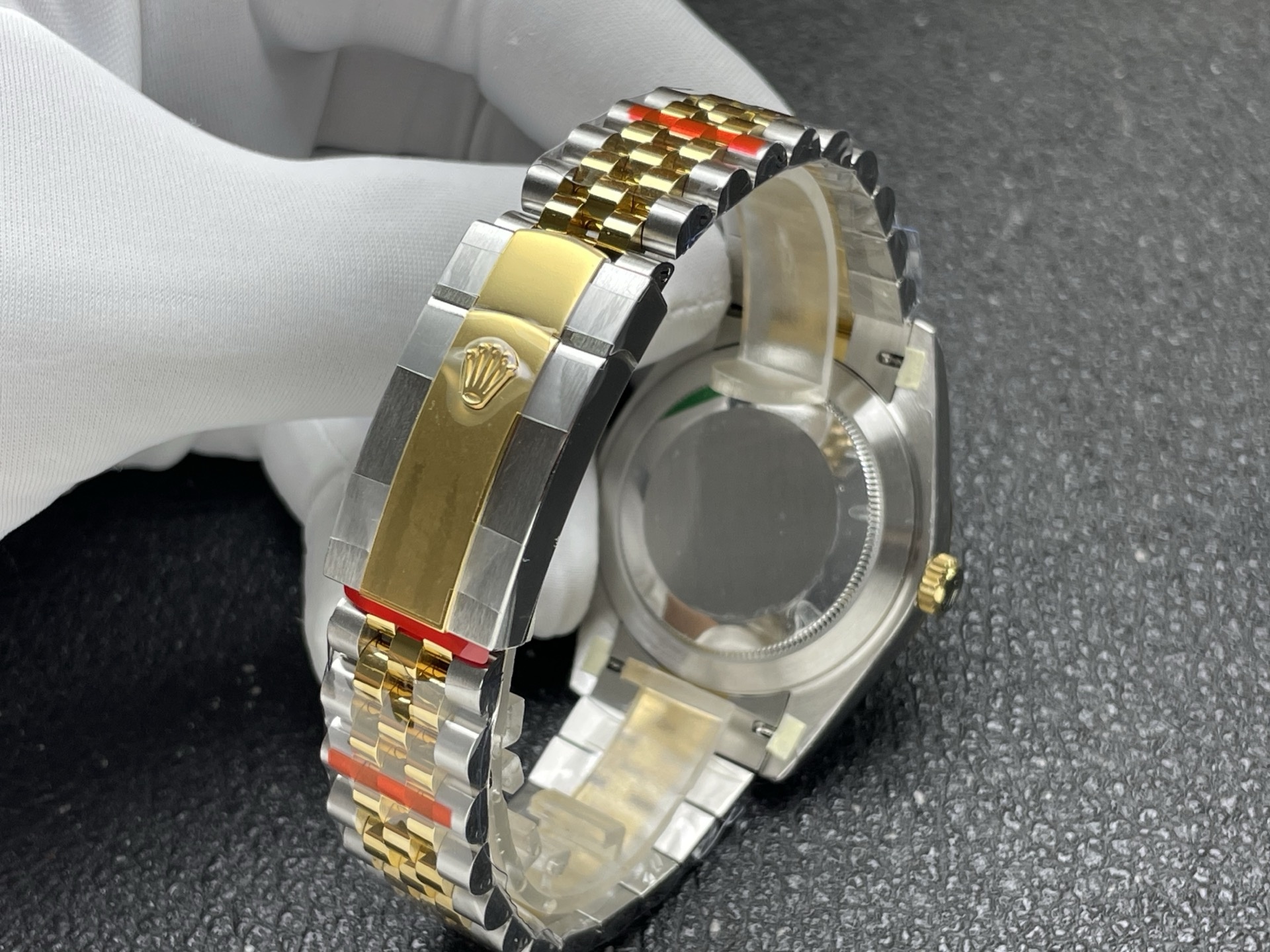ae6c4b479e0311075dbb4d010d61ba0f.jpg