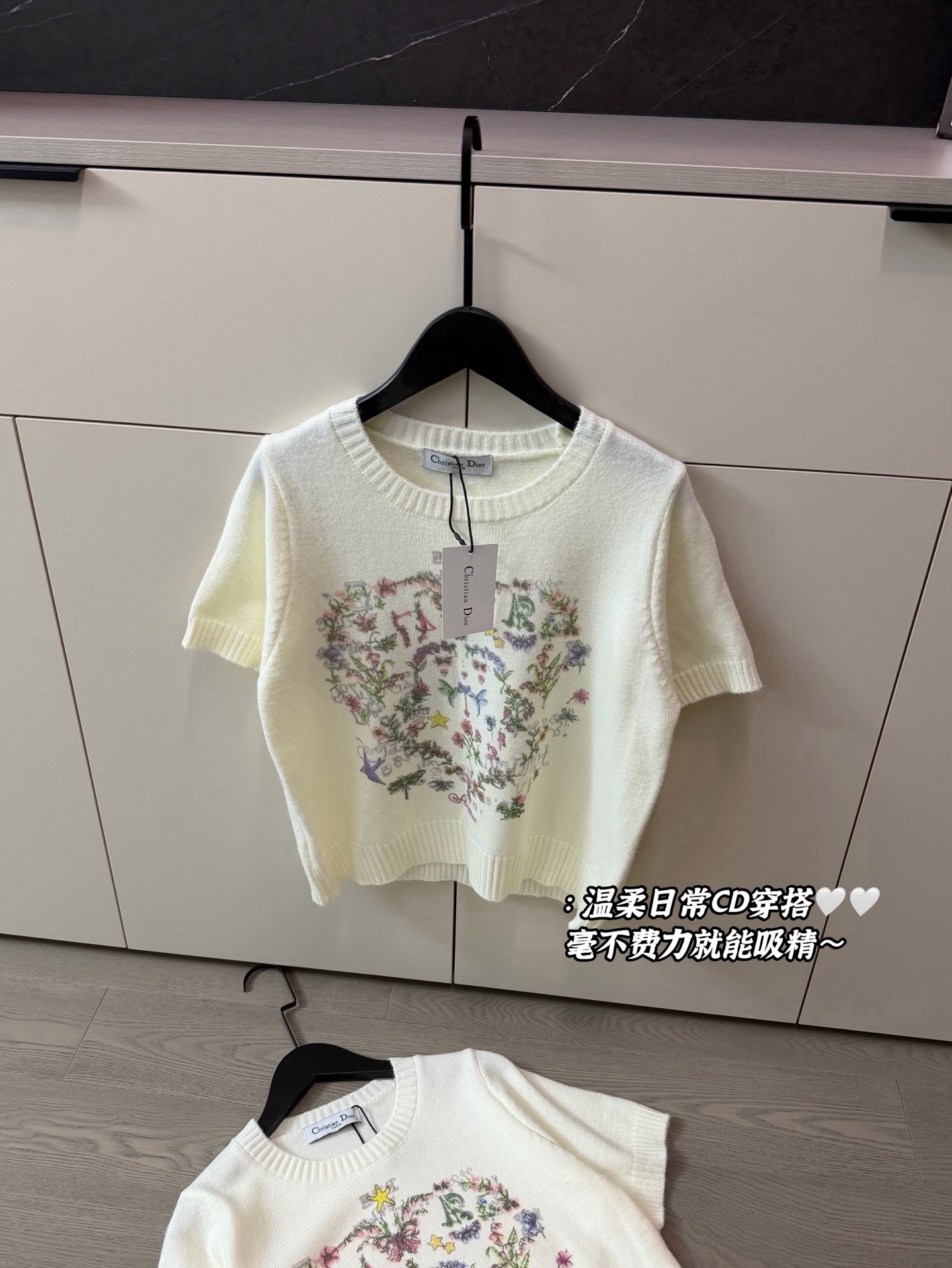 7bb8117369ee93cb70e99fb6cd263bfc.jpg