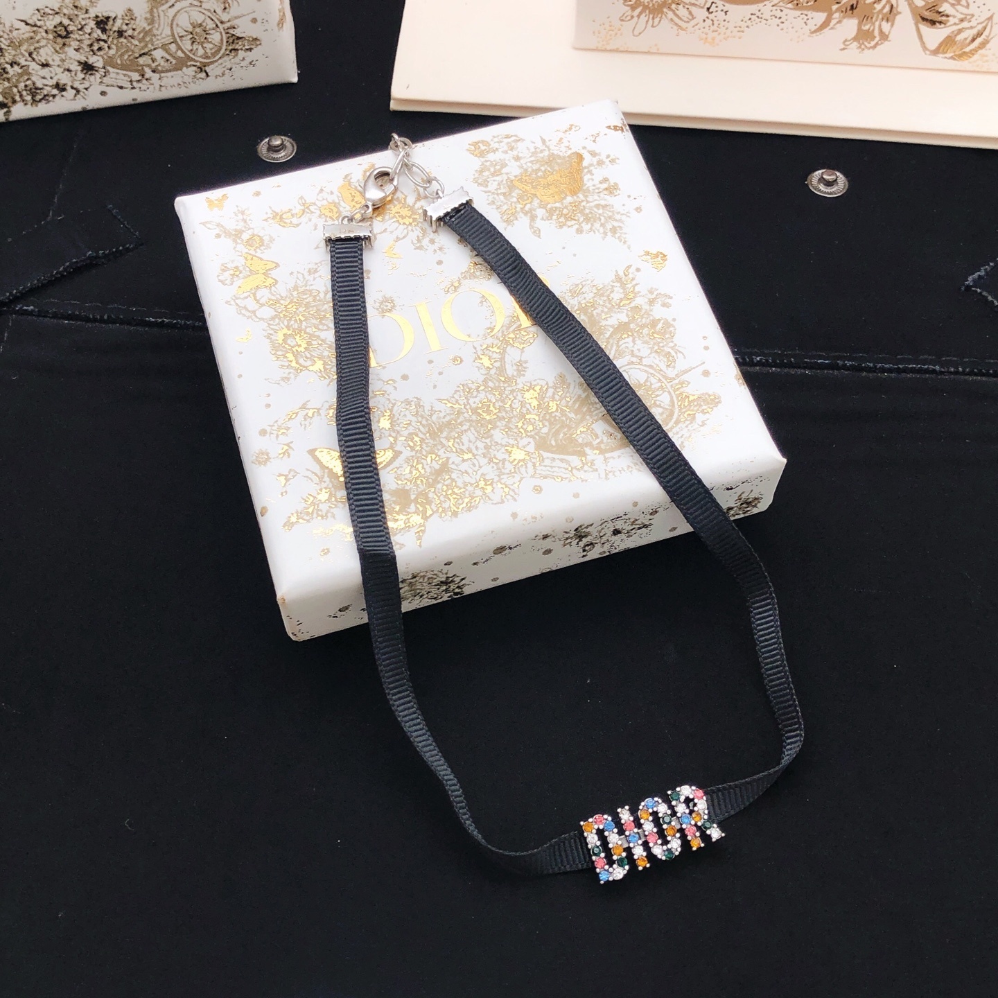 889f25cbd30ecf7f1948b58f7244f38e.jpg