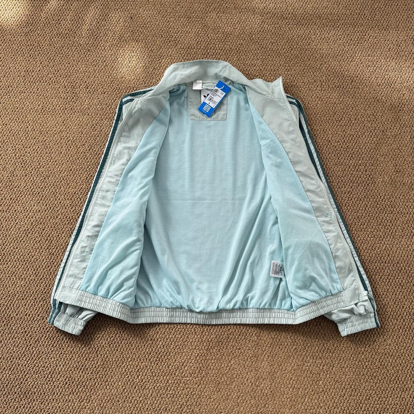 a0eb3516d02340368659dd8c89b58d30.jpg