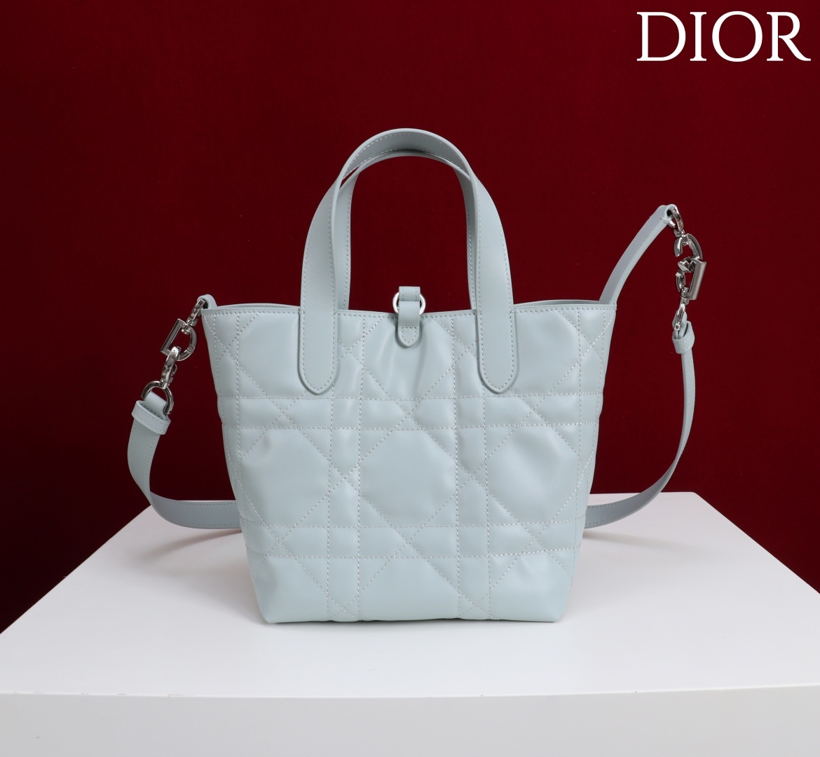 fd50dd19846140b52d18b143ea5ad13f.jpg