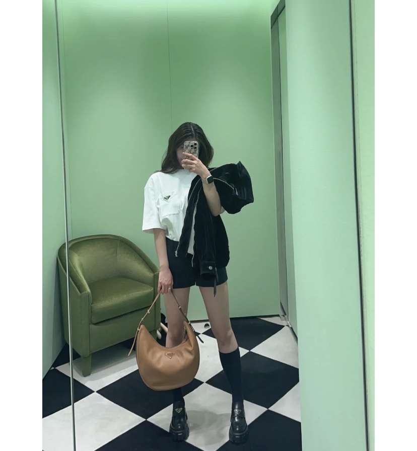 8fbe957651bf86c9e07e711376a01c8c.jpg