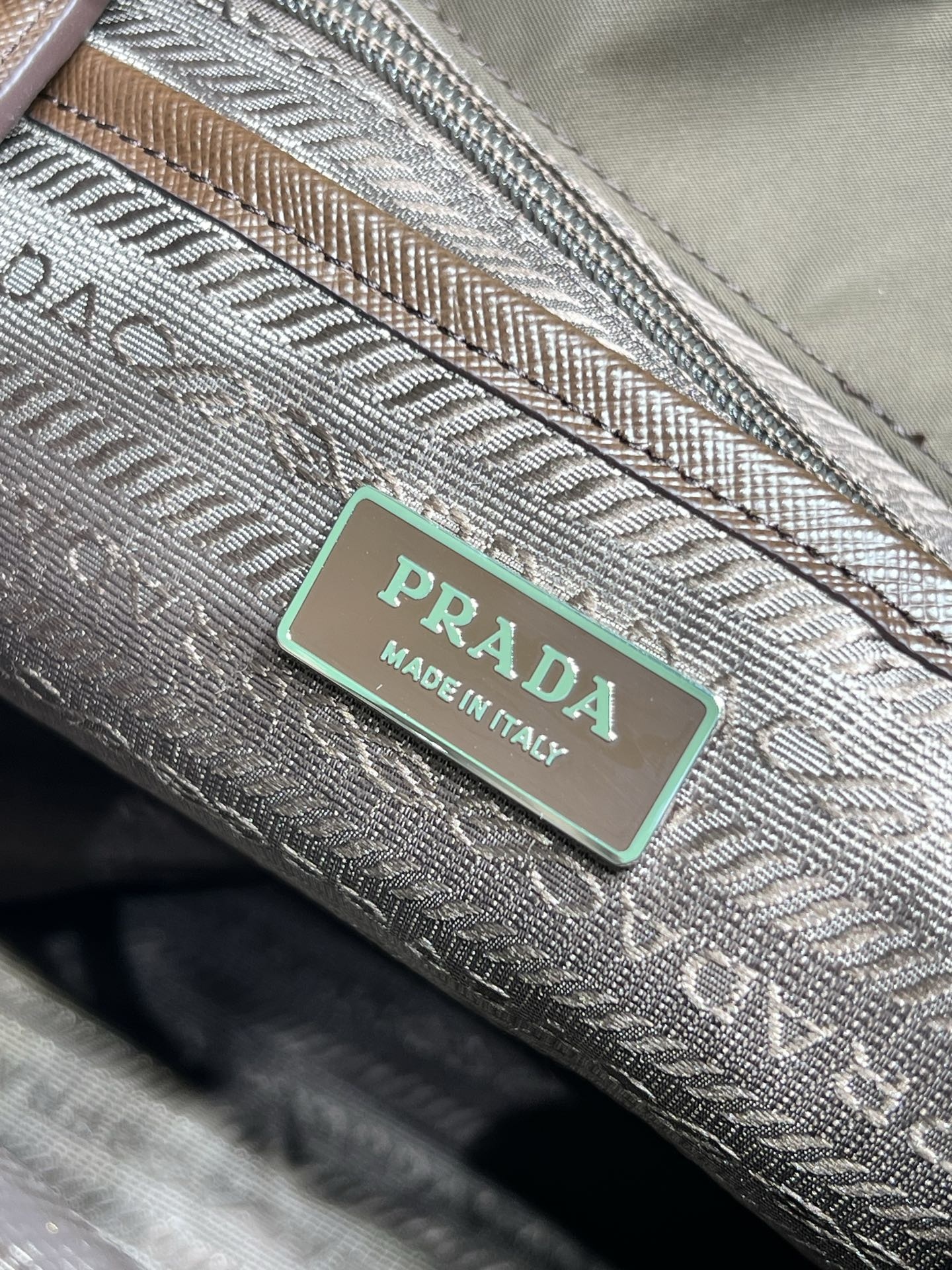 dbd4705f934e16b06f5d180b071f45fe.jpg