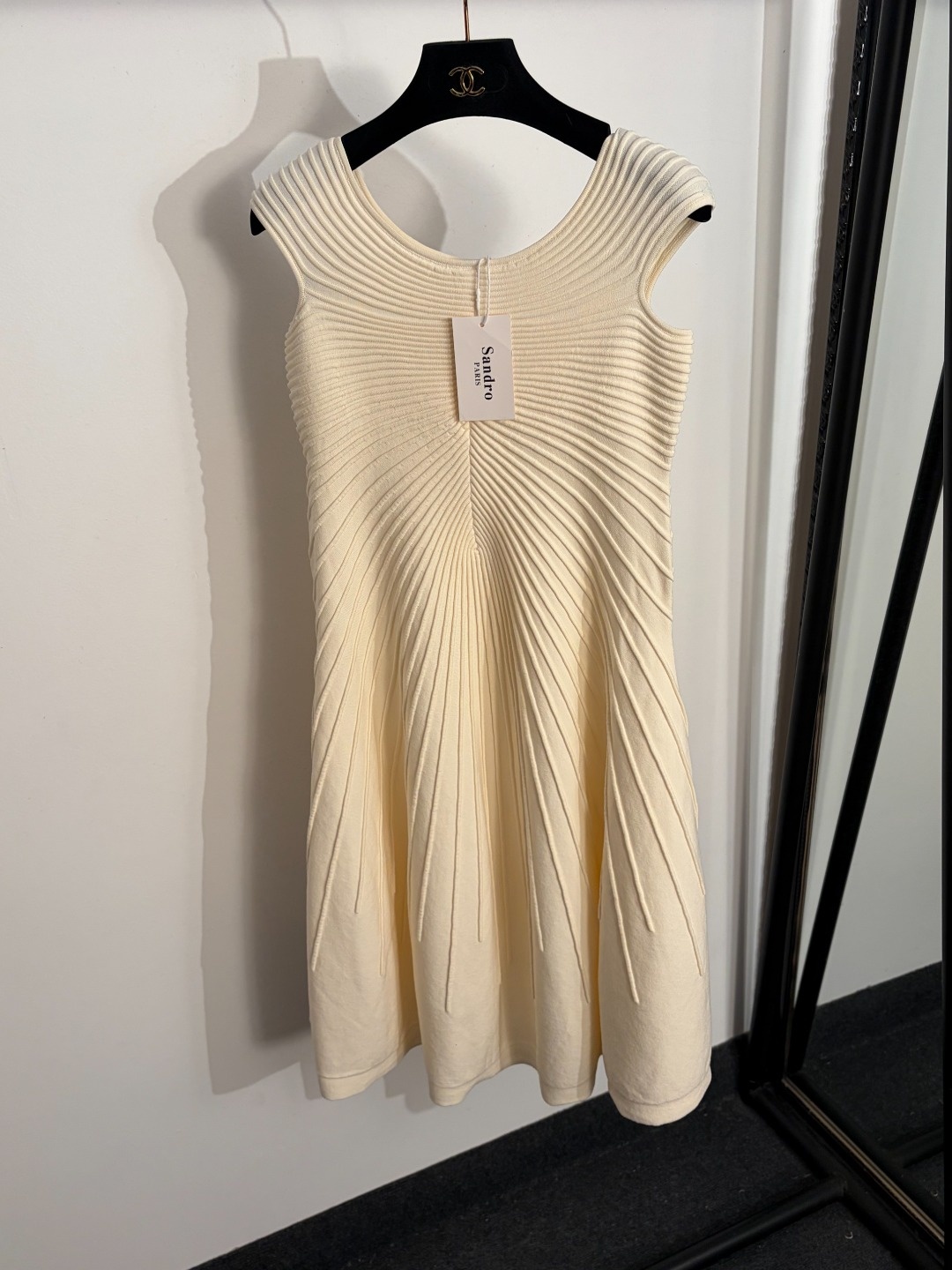 6a5d176f012d13de1d15e7aecaaa6a92.jpg