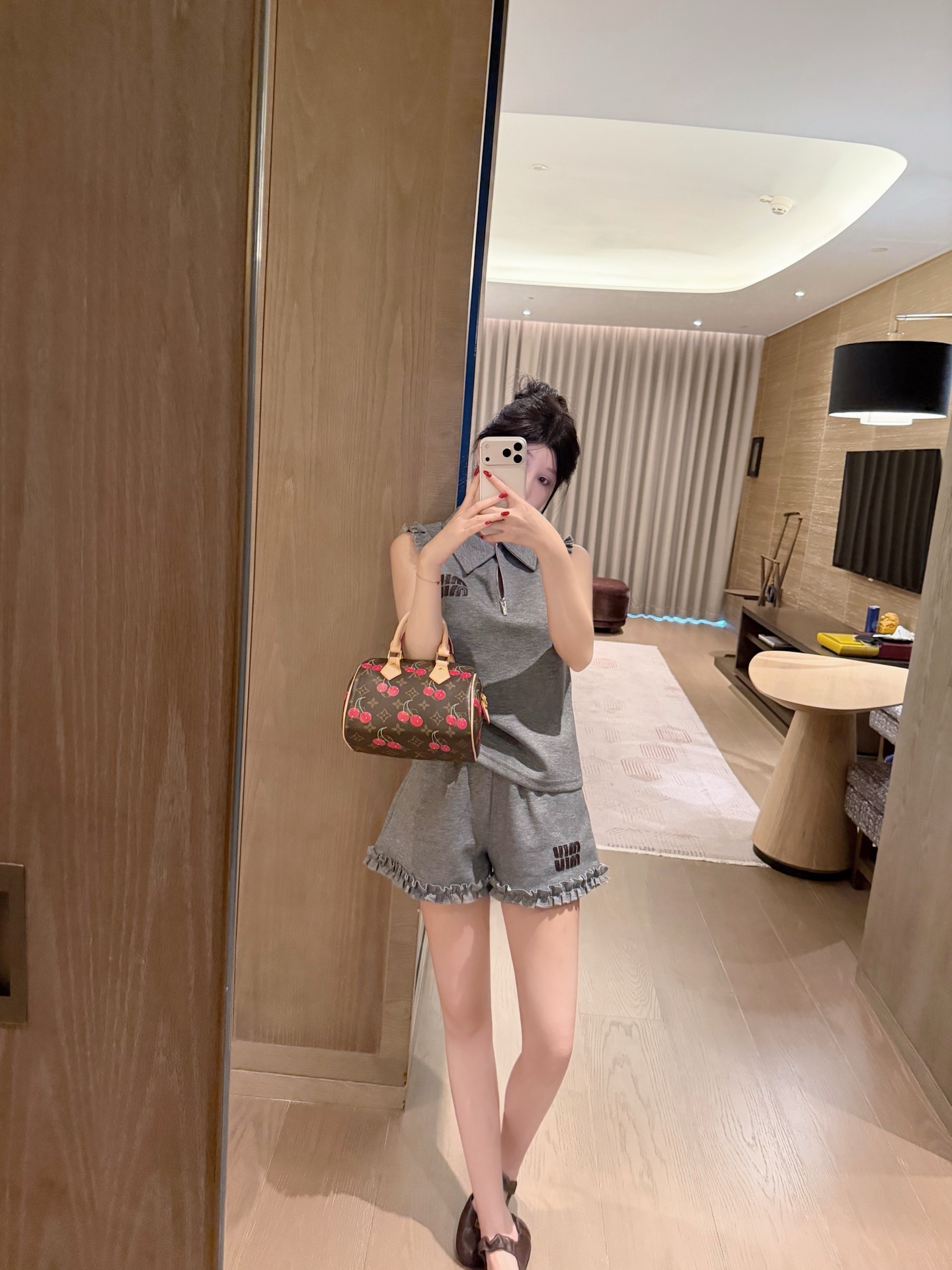 e2edb7a0d8e3f71a044265d9d9f6628e.jpg