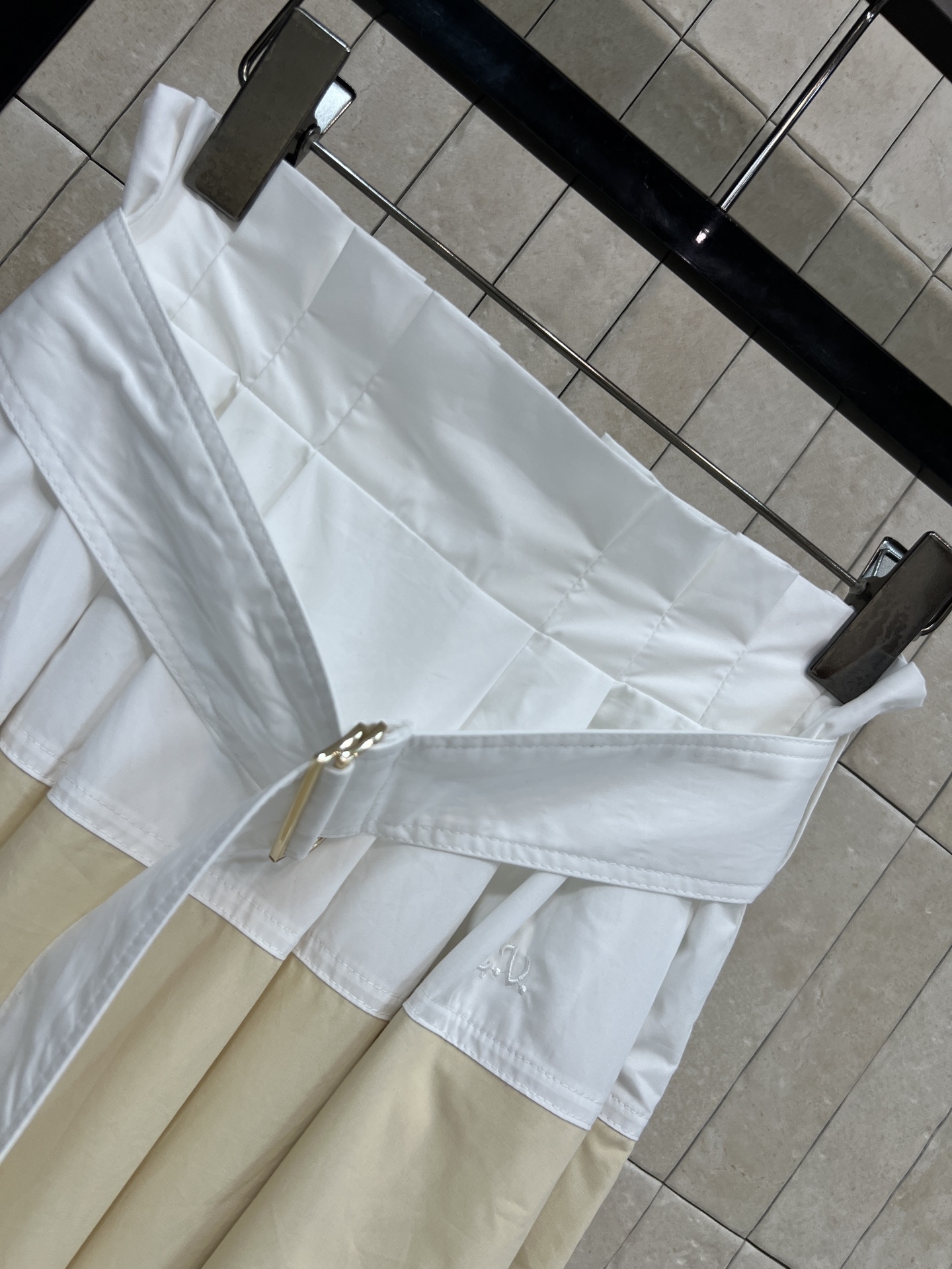 d3370620cb7d3604e998fcd3cf922a50.jpg
