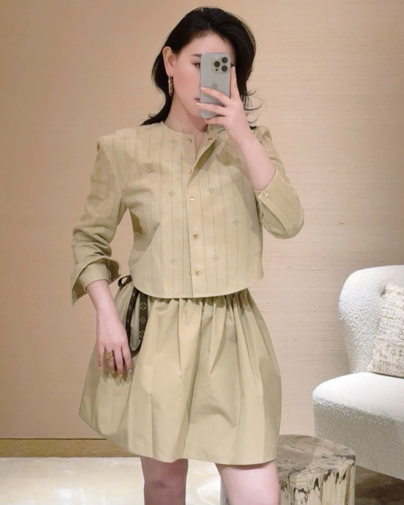 70cc2276a71e4f9d33bda4639736c245.jpg