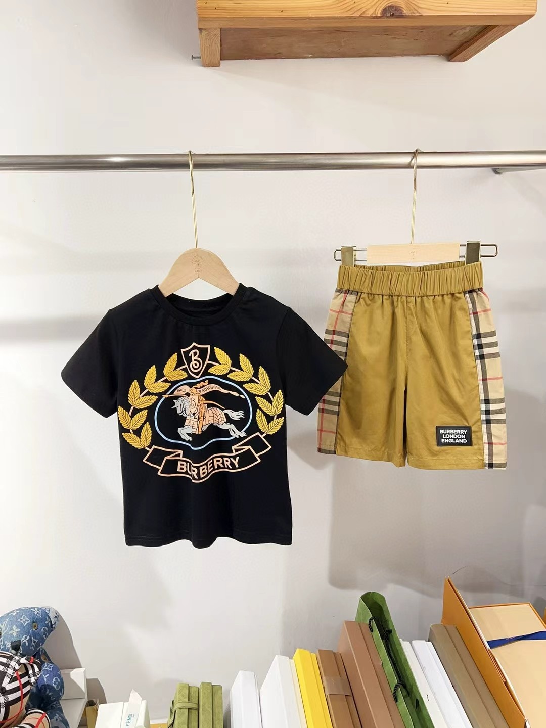 b80241e5bbcb4ca74188425f60916787.jpg