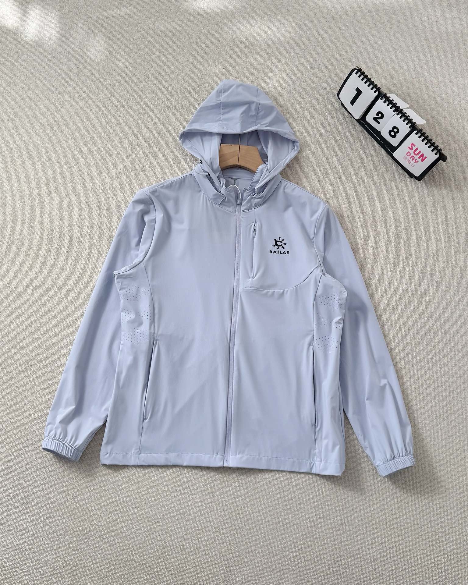 09d9b3bc53c05c40abf1e2cf175d26fe.jpg