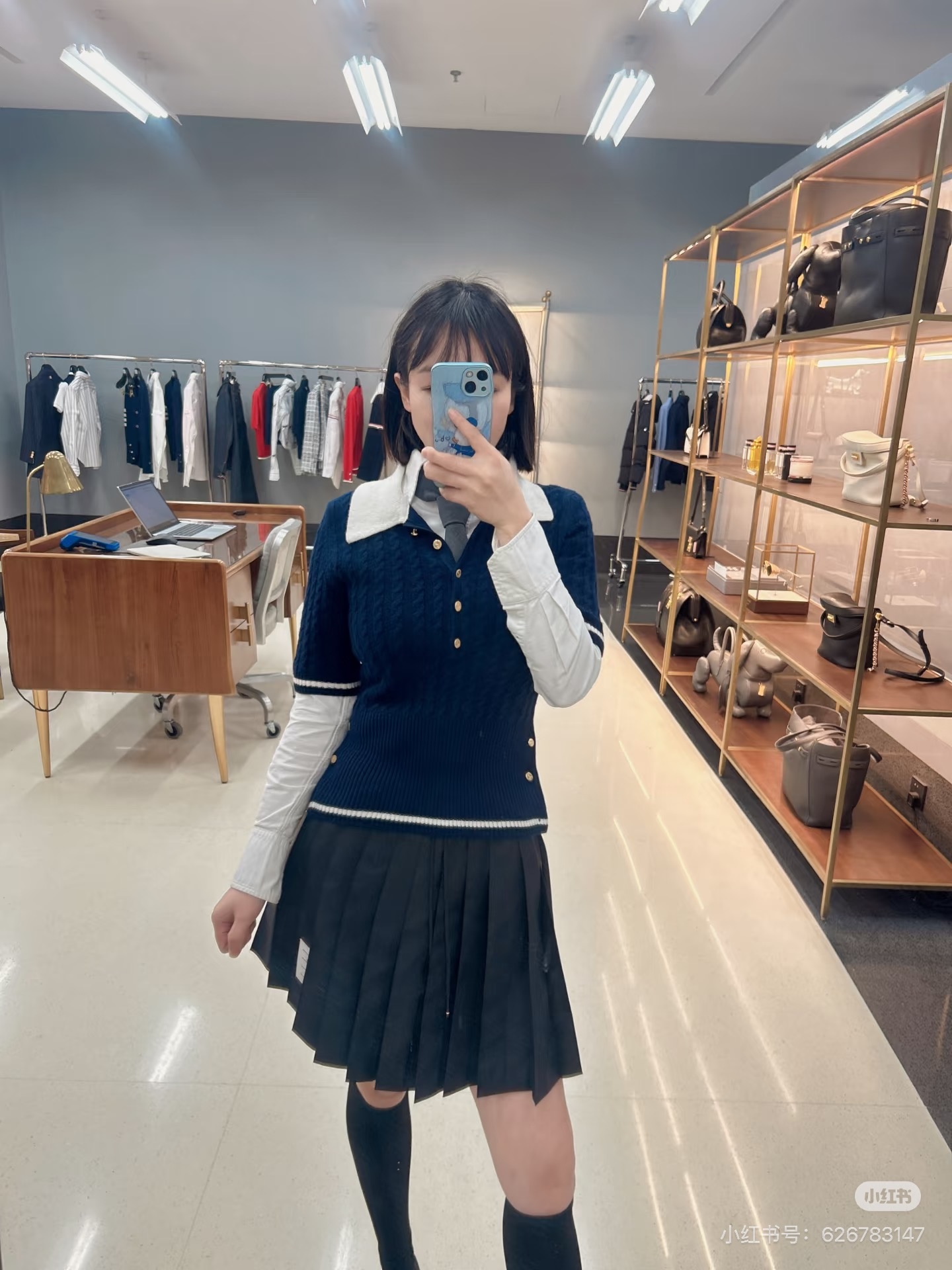 6a0548e529be104e1b53cbee32962bab.jpg