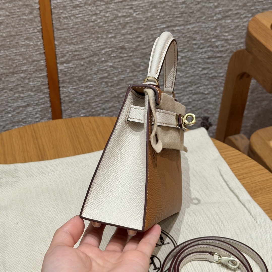 a4bdf1a7772f30dbad6fe06cc92cbedb.jpg