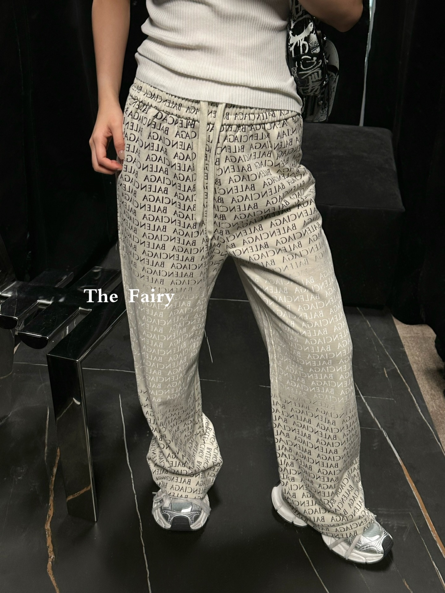 b877b6545220d6d154cfcc2a905f9810.jpg