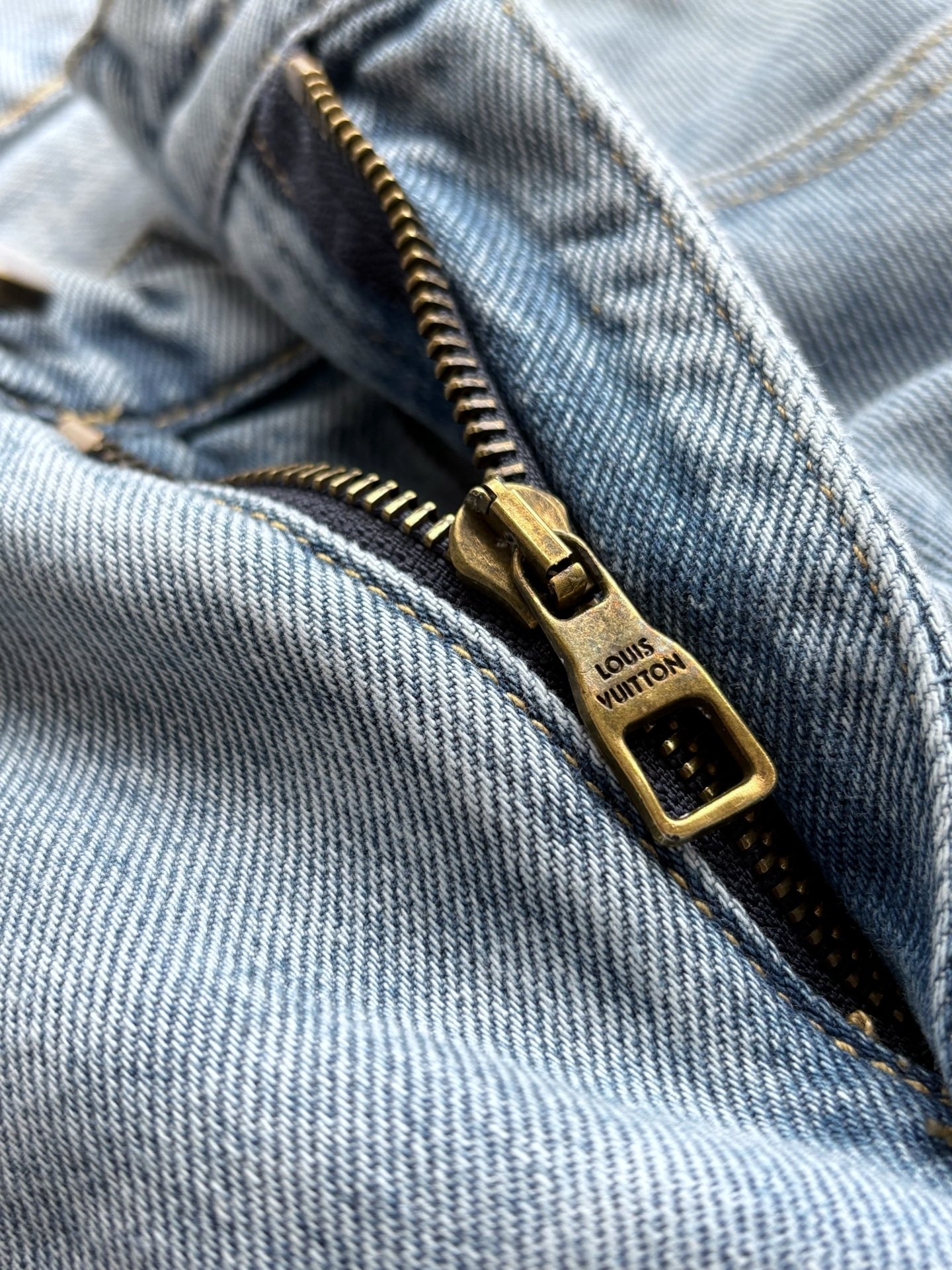 1f9f906730c962150e0b5255ae6d687d.jpg