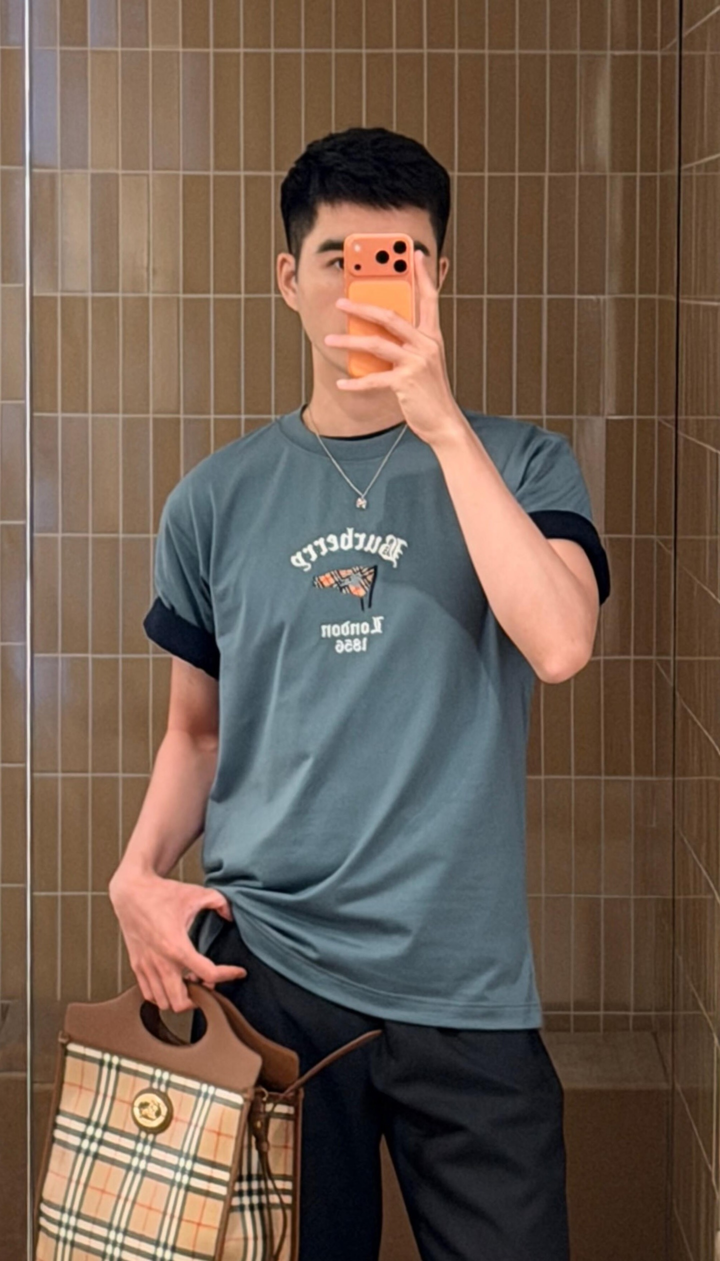 103fe9e86d2f47c5c3f9a0e34e4380ba.jpg