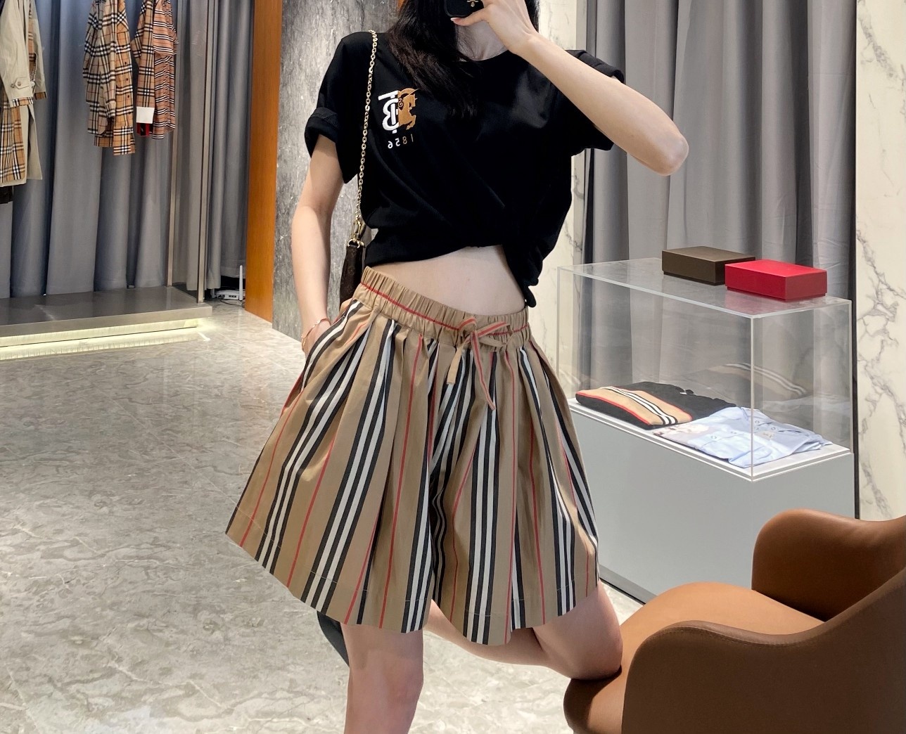 24acc0a4405cd5c465e1d6b2081d5af4.jpg