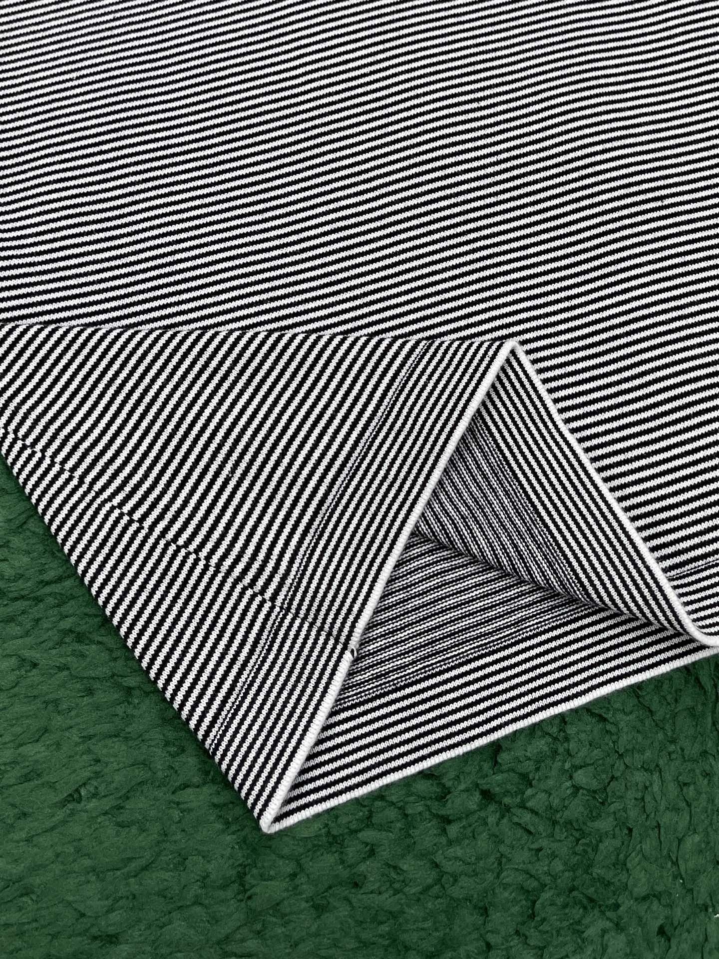 aa57bad62bf7726eea4d90393a5d79e0.jpg