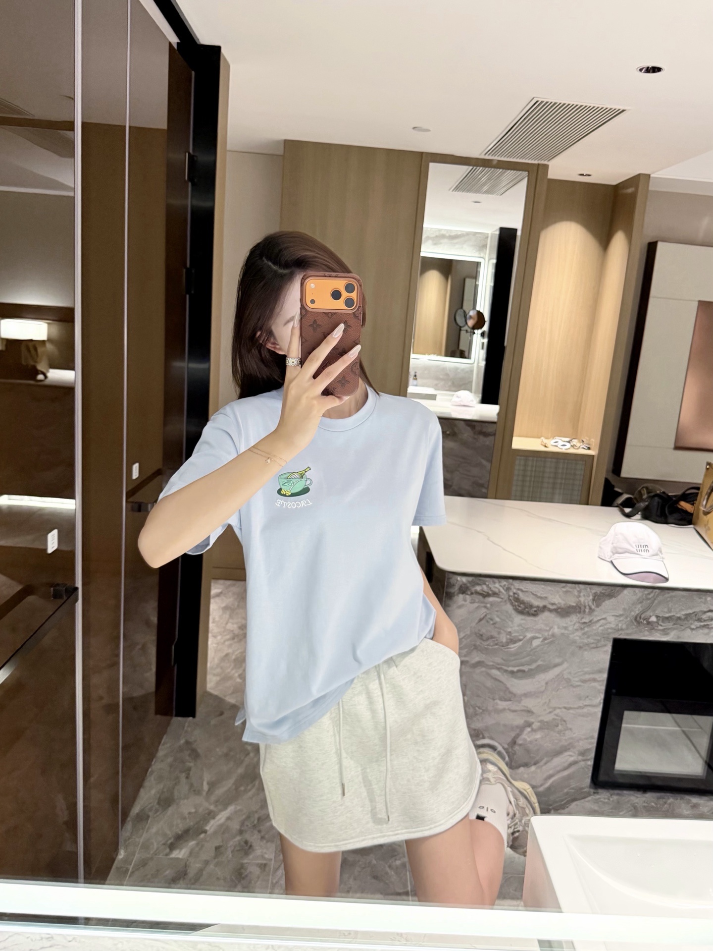 8f385cb1b0e750ceebe89375beb99809.jpg