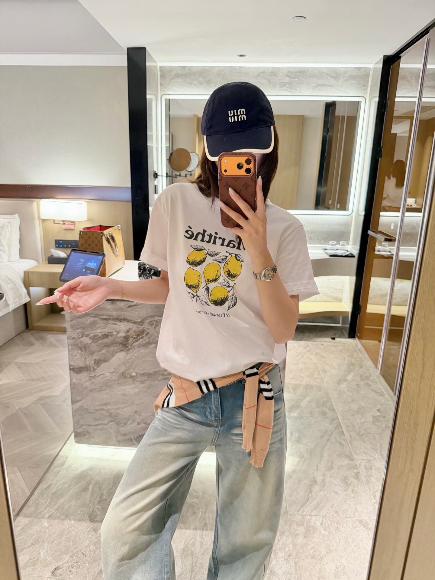 f2cbd1846d45f1ab79984573a26d7637.jpg