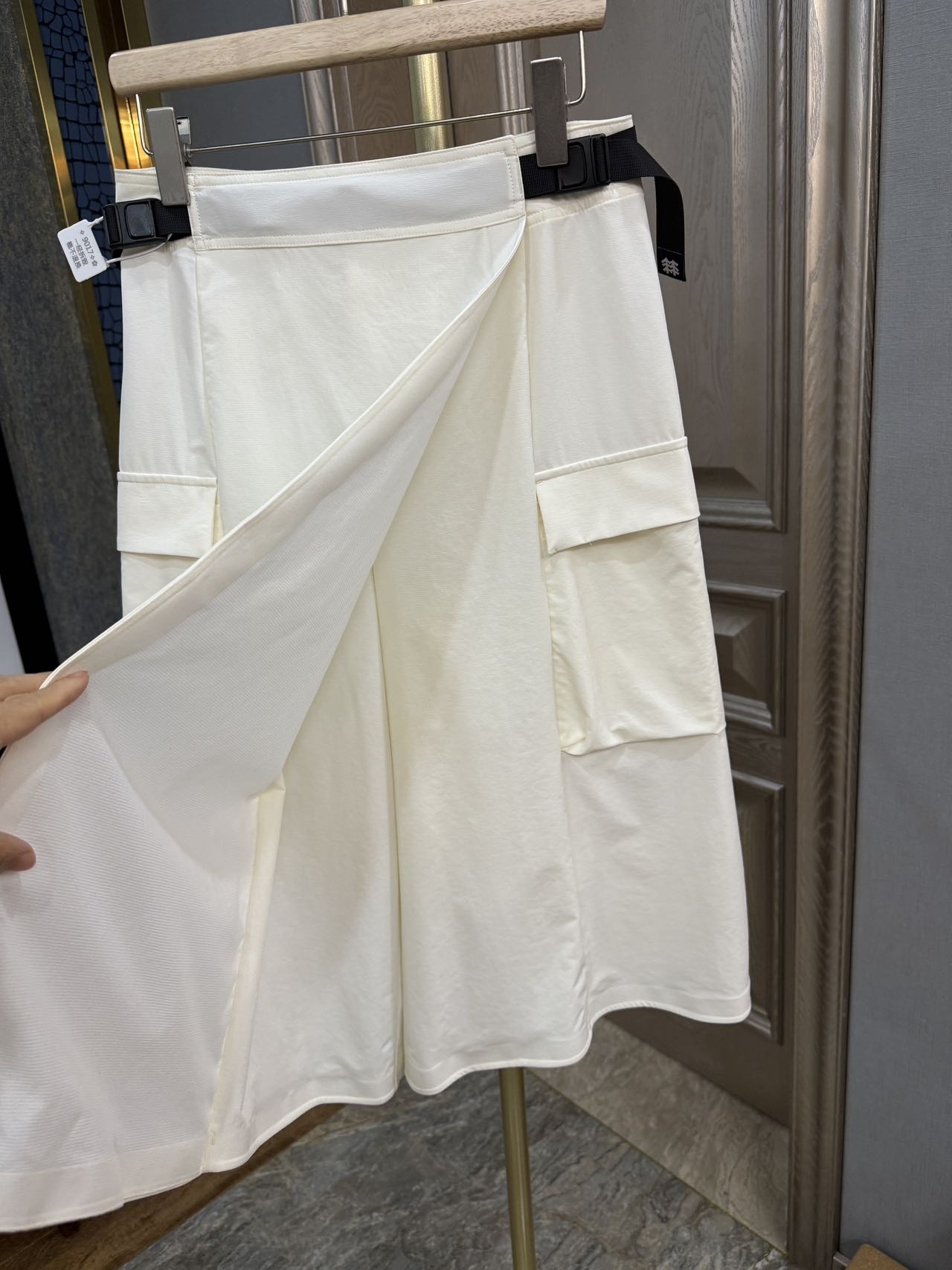 2faefda157e30e15103a0af0e83084b3.jpg
