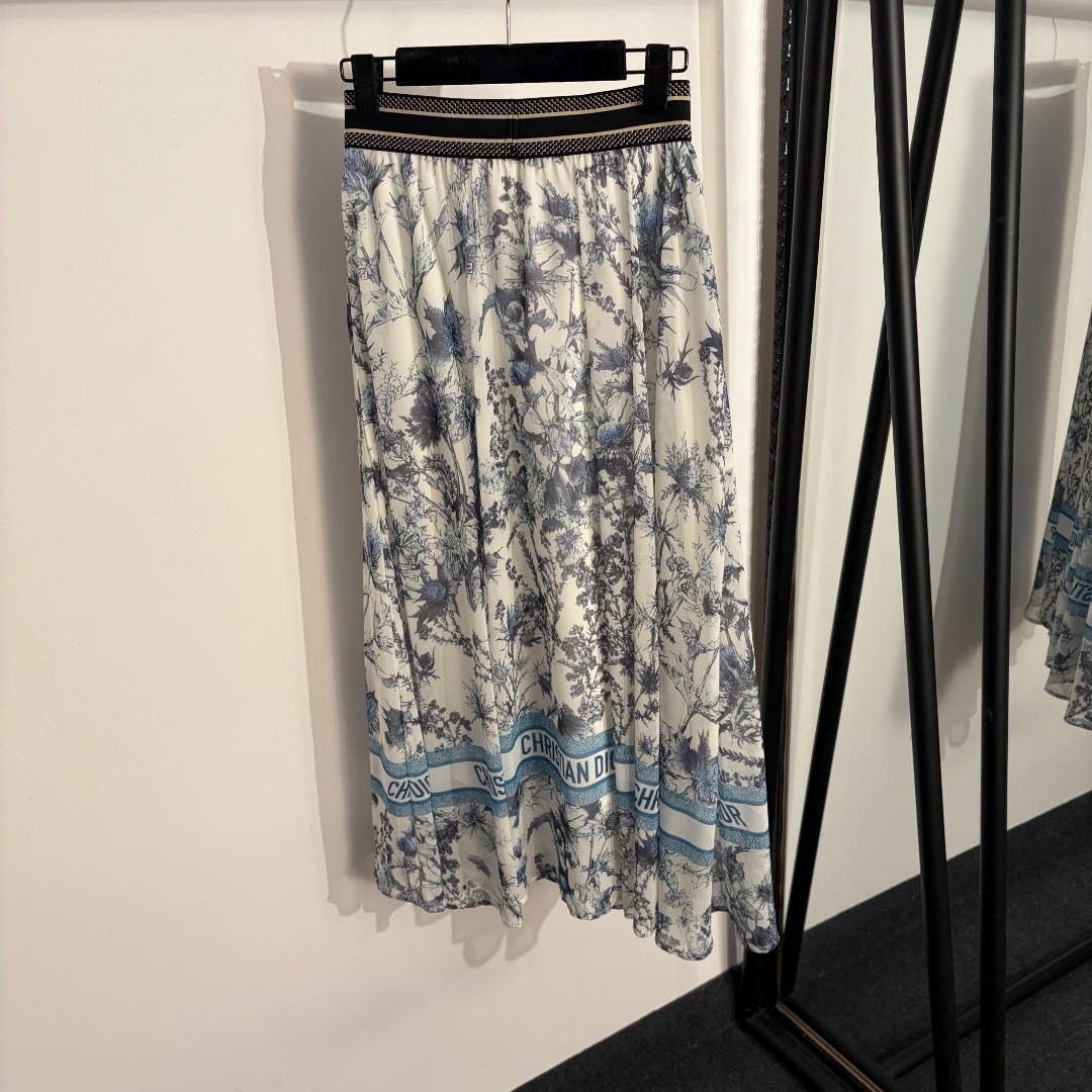 6d03045a332d9e8bbb042a642385a39c.jpg
