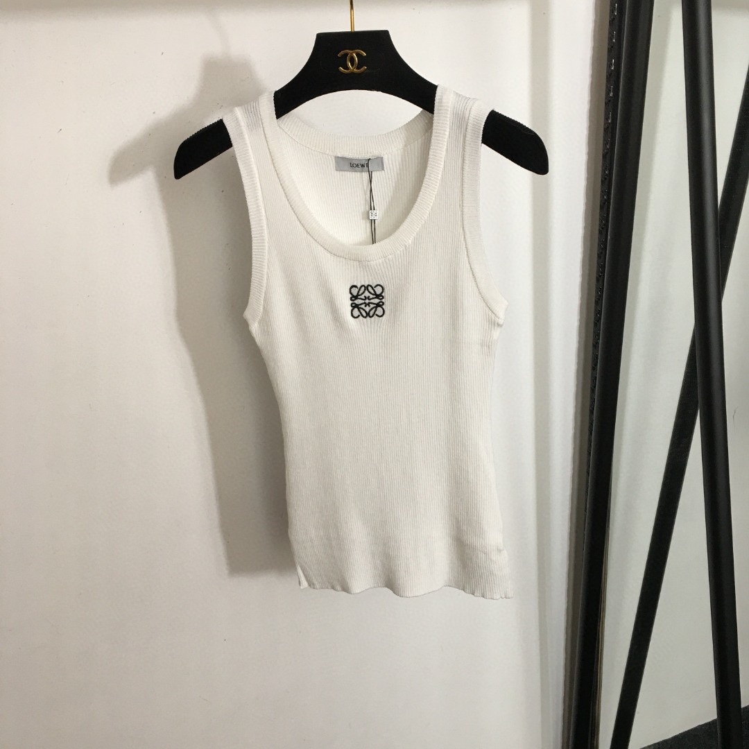cd149e5ae5cf0e400cb16e7806e8c147.jpg