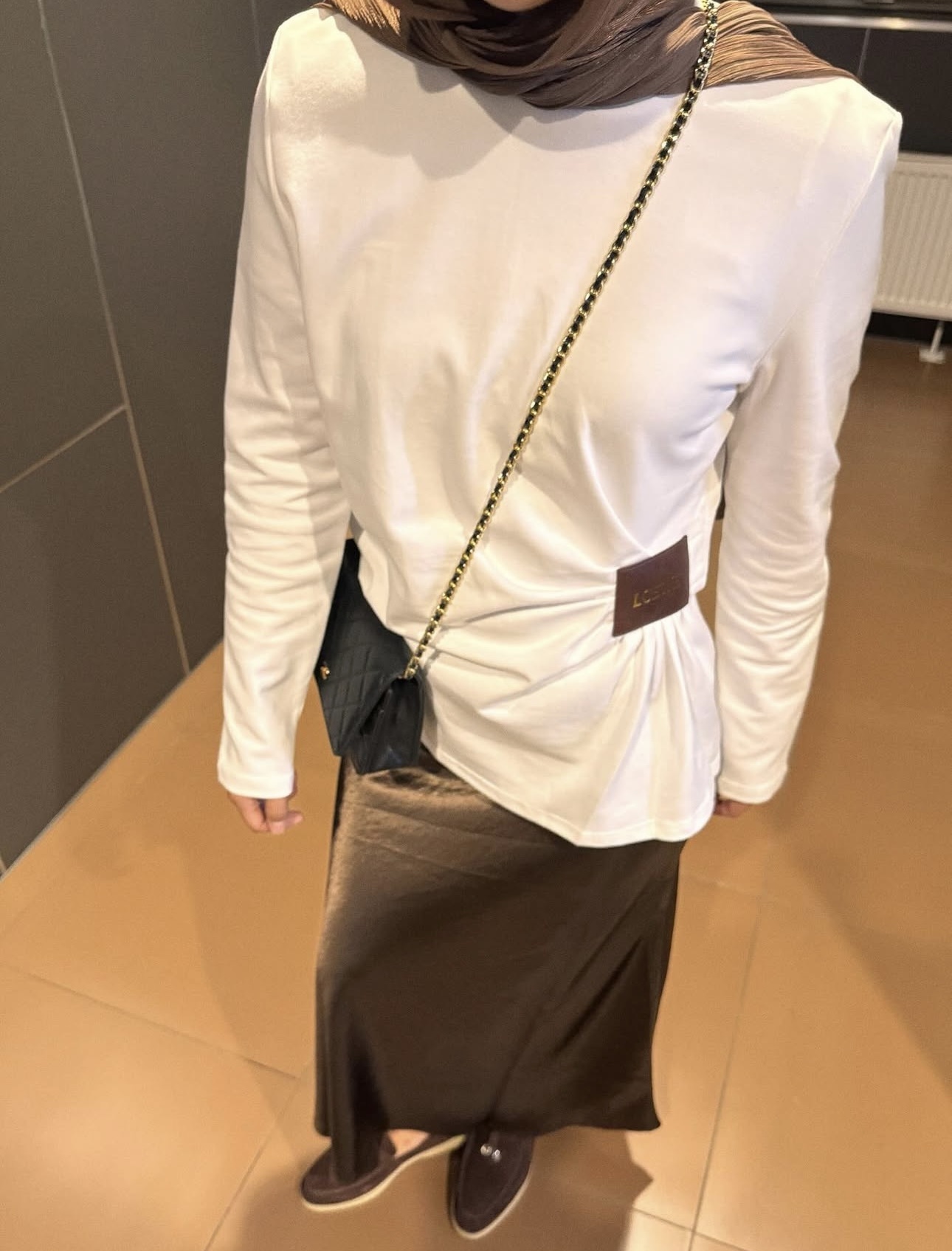 f8e1ad7056bcd7ff291525d5199dbfe0.jpg