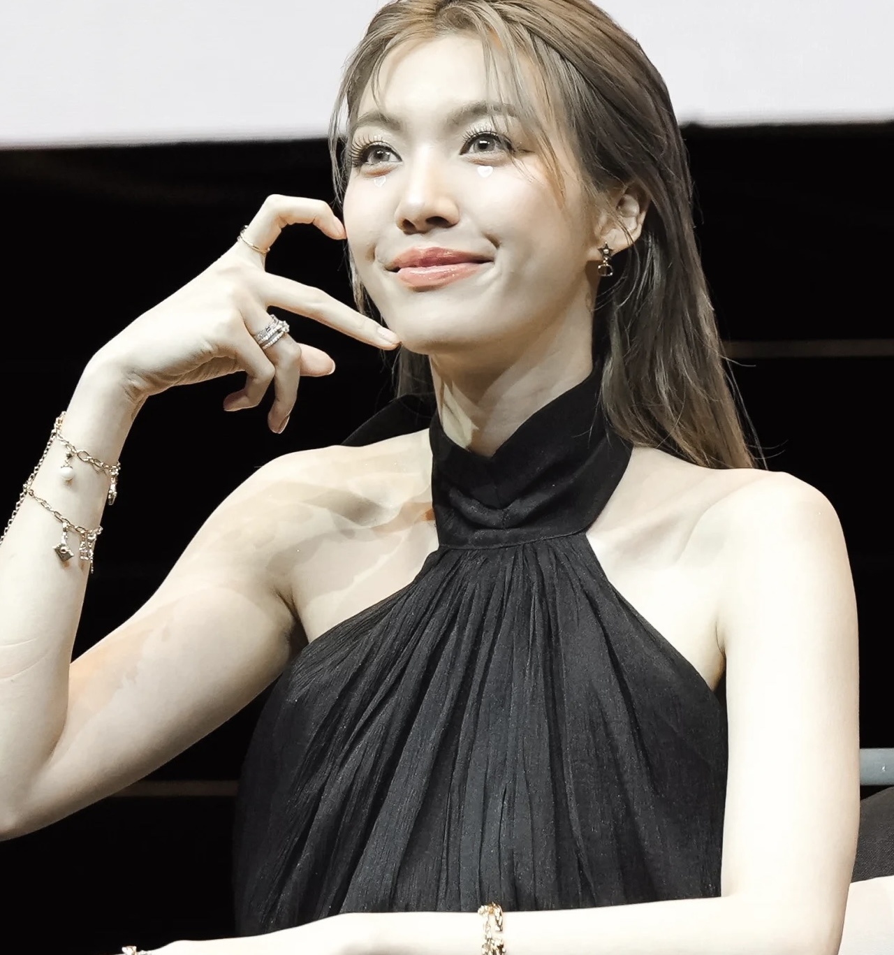 1aebf31a09a6a8c0bdda3f48a6260423.jpg