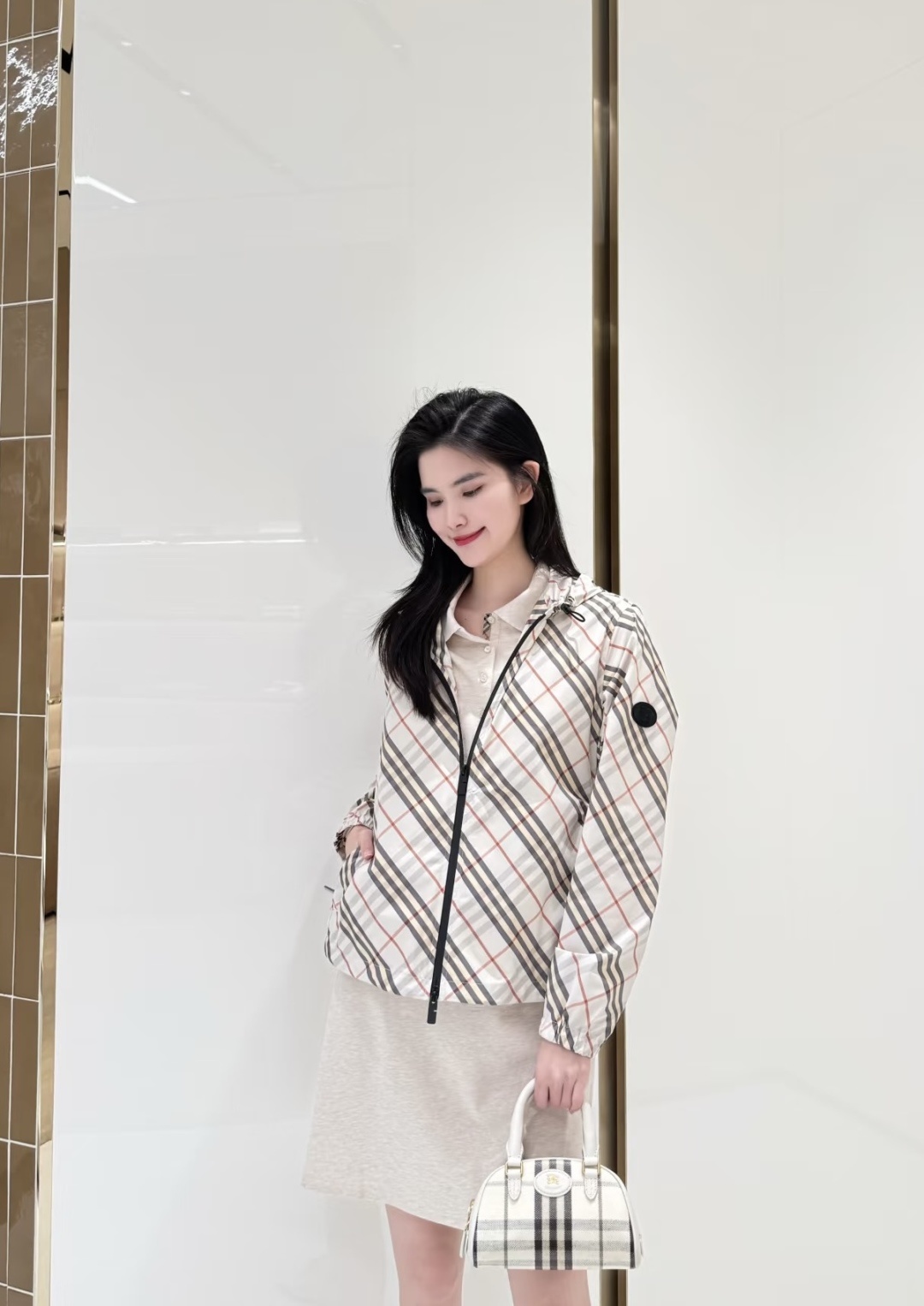 52e53ca59b1461b0be3955eb44ea043f.jpg