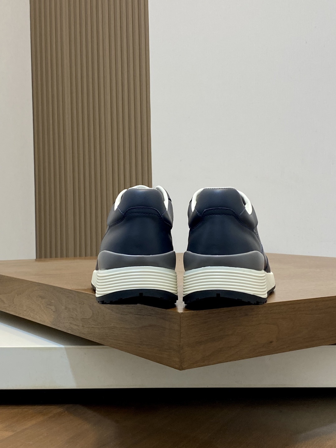 aa9a9ddc4f8e21f980f5bd614cad53fa.jpg