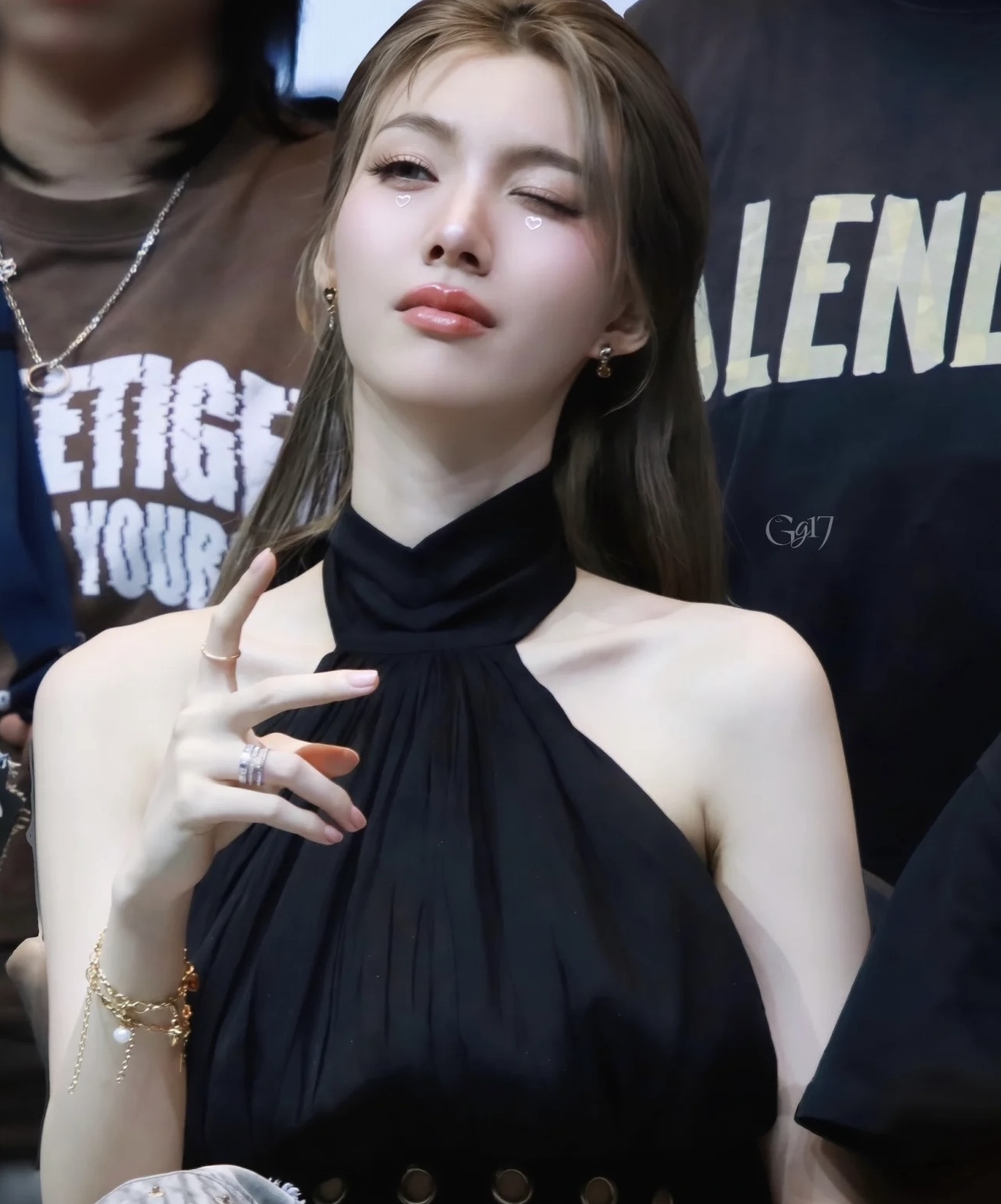 b81d9cd94171e5d36d1662d9fae6de0d.jpg
