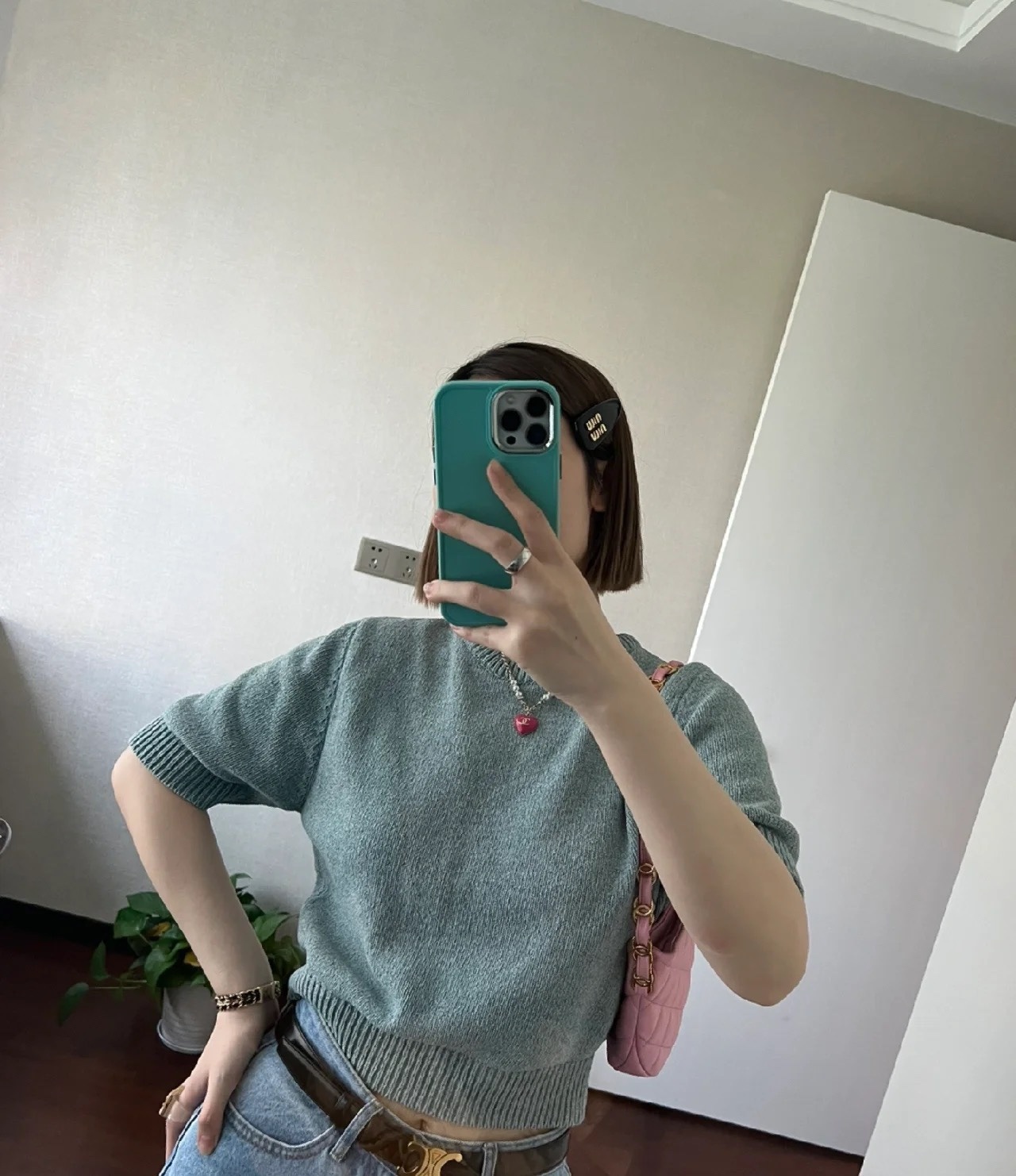 7cb831f2a5e64abdaa884b13b80fda01.jpg