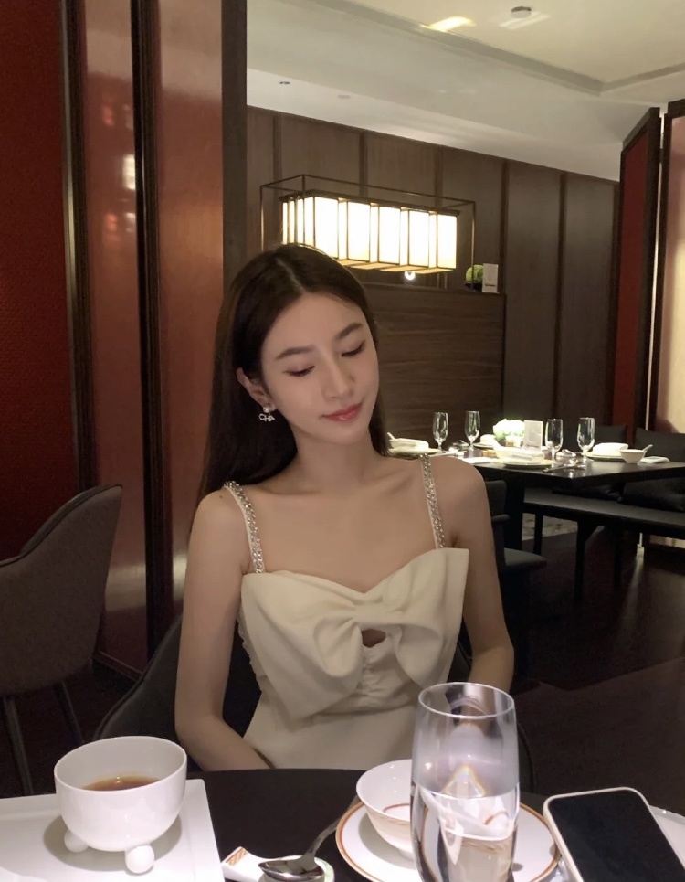 deb67cce8e4dc5752bb1d13770c4940c.jpg