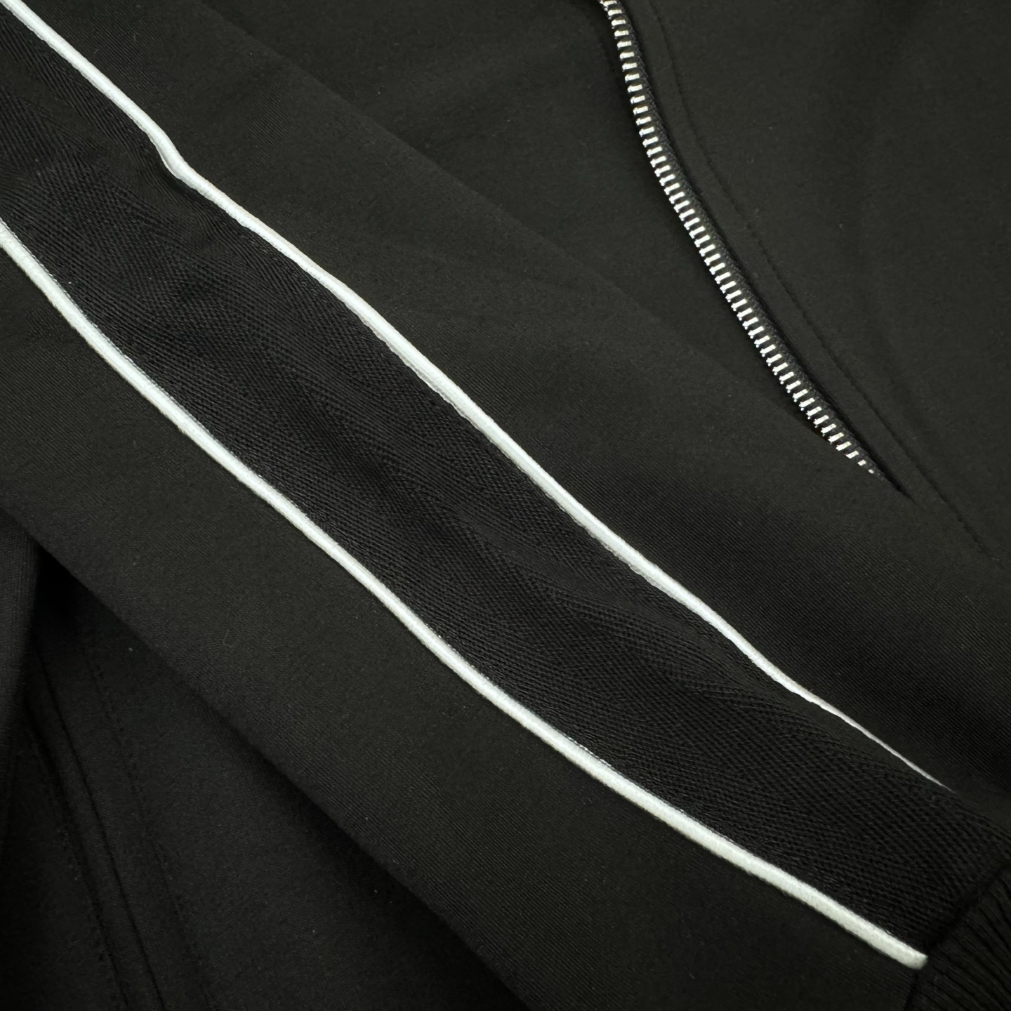 fd5fbcde46bb480188f22effaca4c97d.jpg